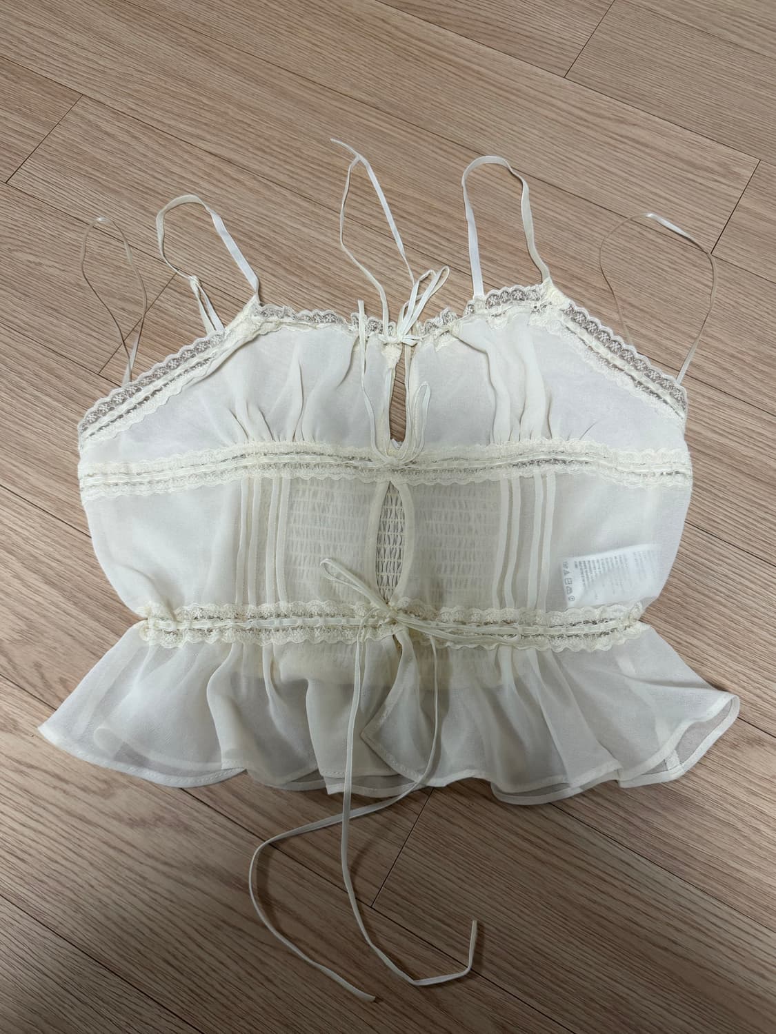 어반아웃피터스 김치블루(kimchiblue) 레이스 슬리브리스 탑 상품이미지2