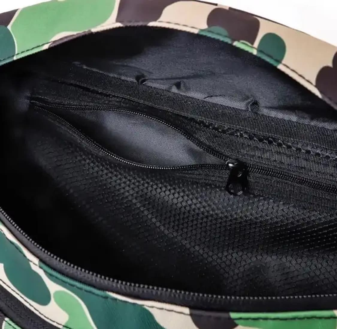 베이프 힙색 바디백 웨이스트백 크로스백 상품이미지4