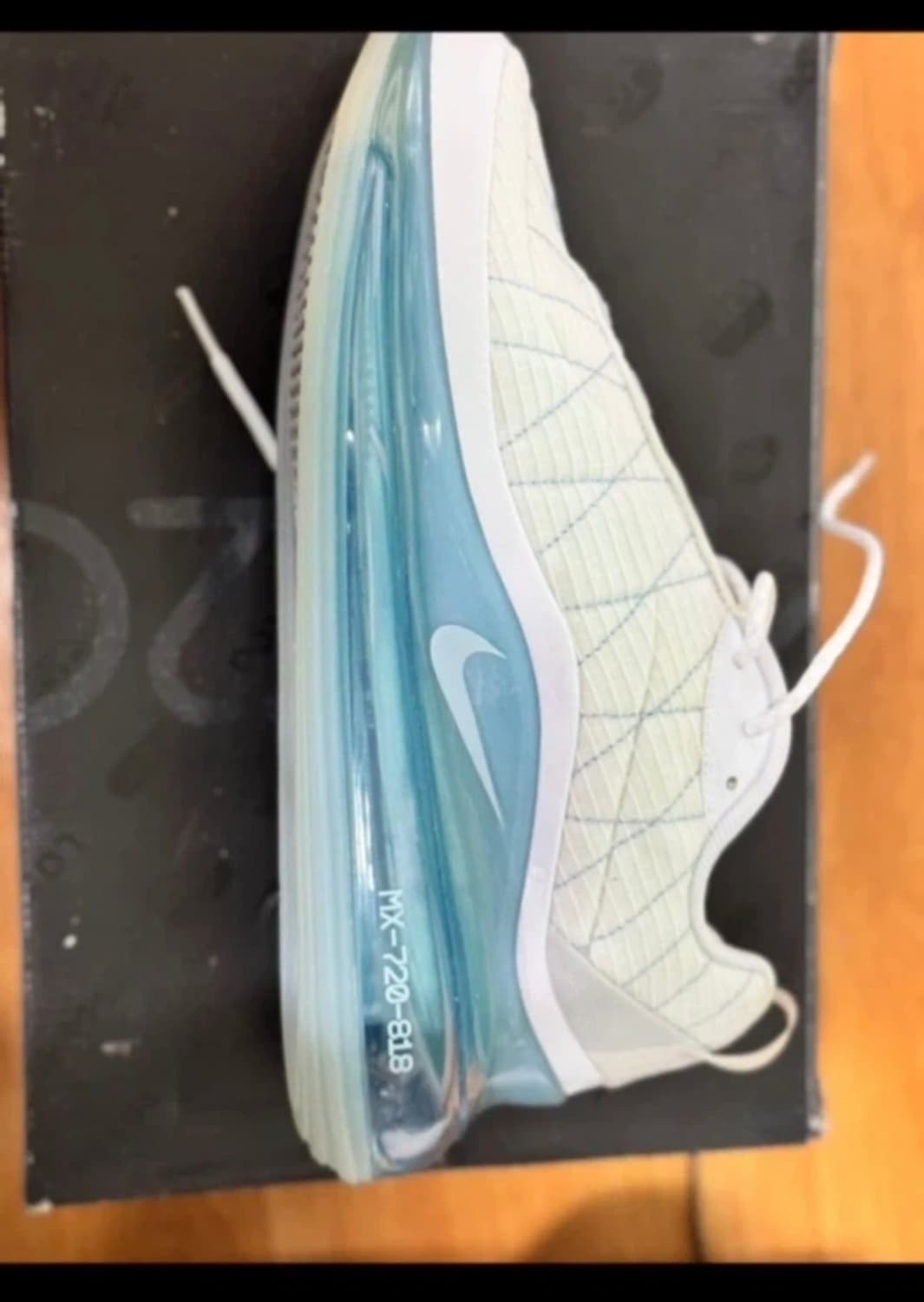 나이키 에어맥스 720 818 상품이미지2