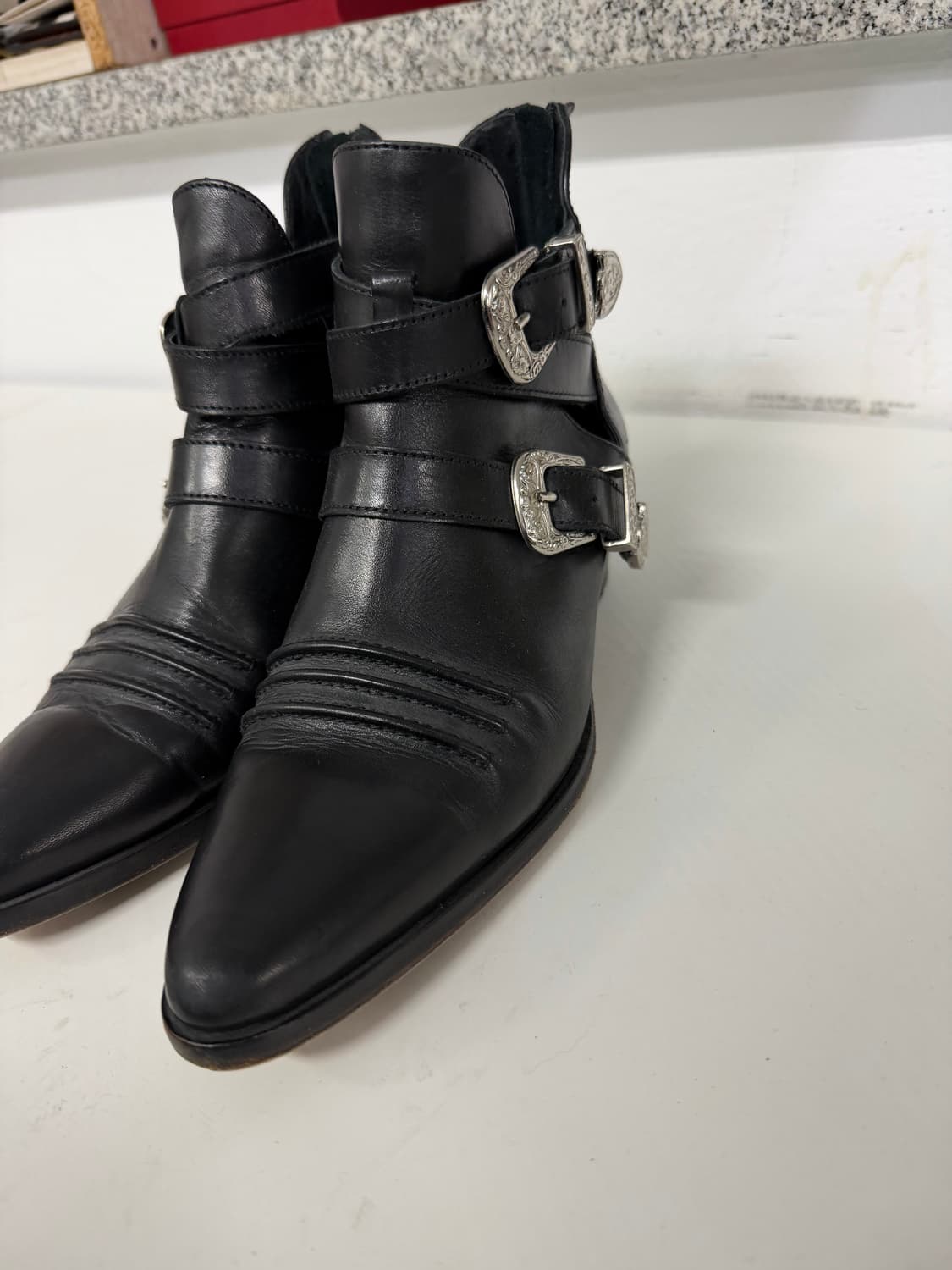 정품) 더쿠플스 한섬 여성 가죽 버클 장식 앵클 부츠 37 상품이미지2