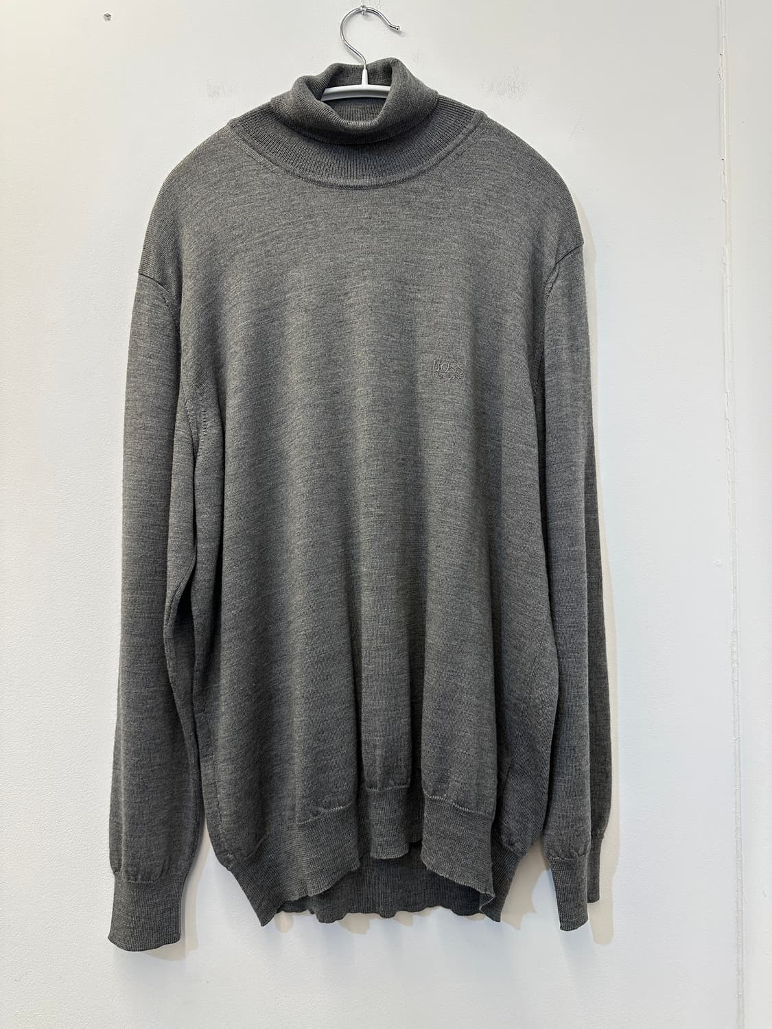 XL) 휴고 보스 그레이 얇은 니트티 목티 상품이미지1