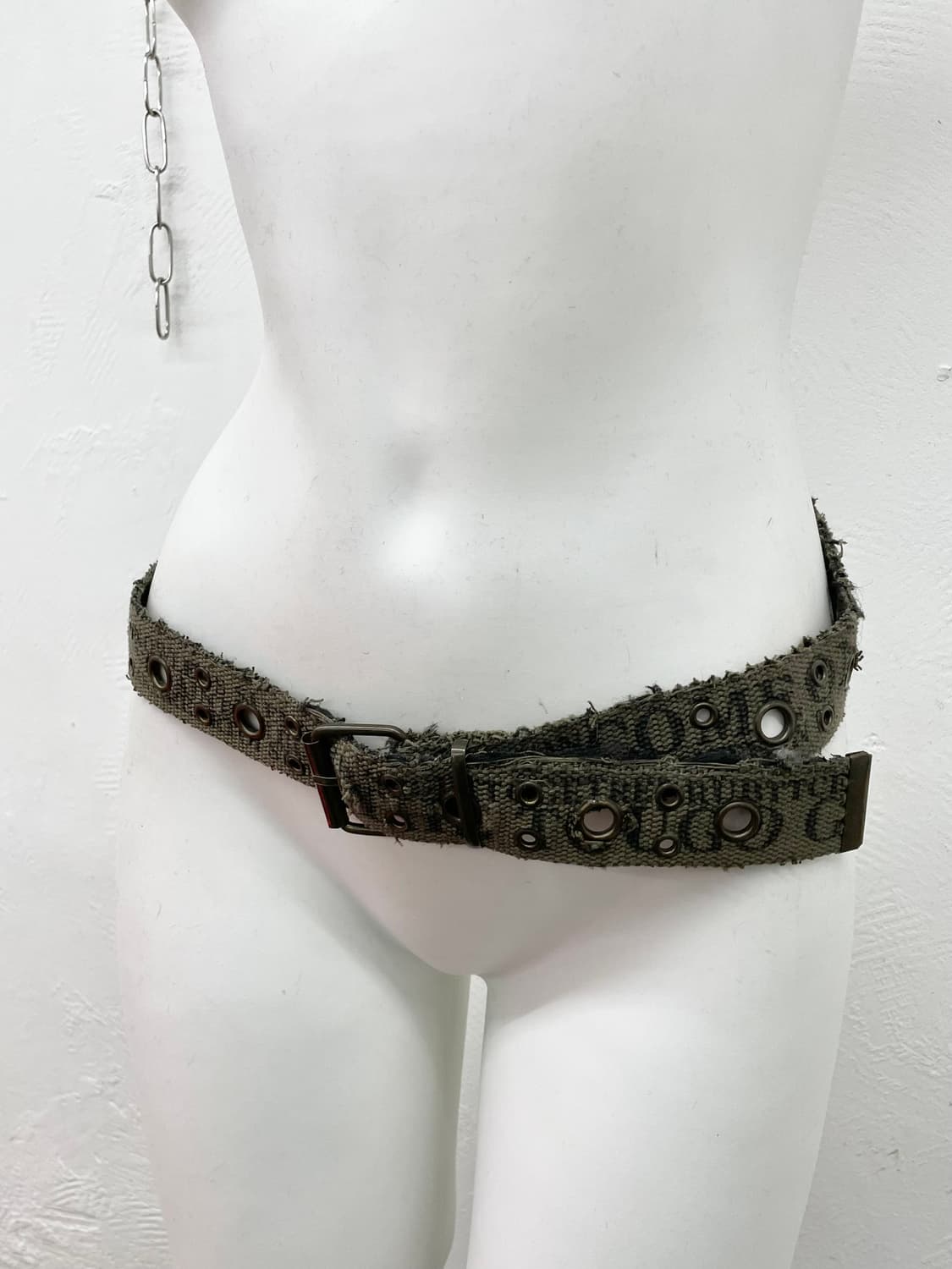 그런지 펀칭 레터링 벨트 상품이미지1