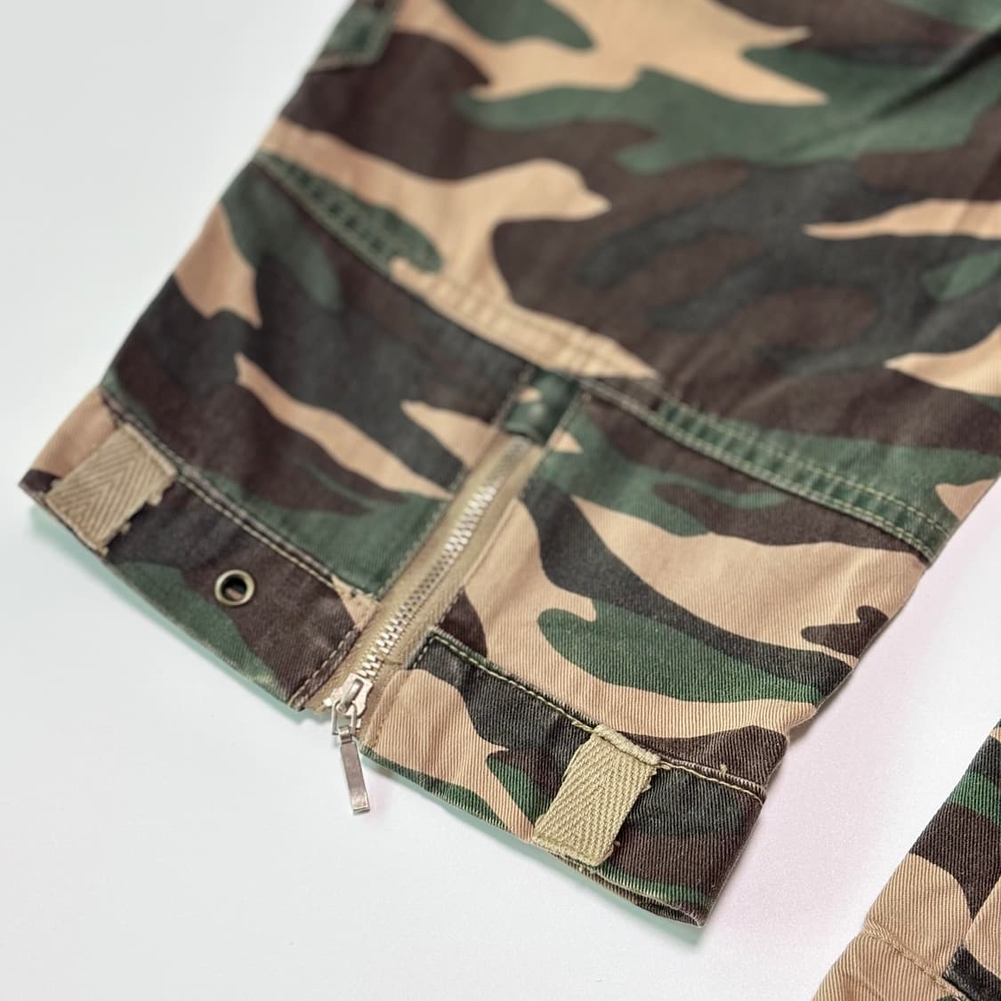 빈티지 우드랜드 카모 지퍼 디테일 크롭 카고 팬츠 상품이미지4