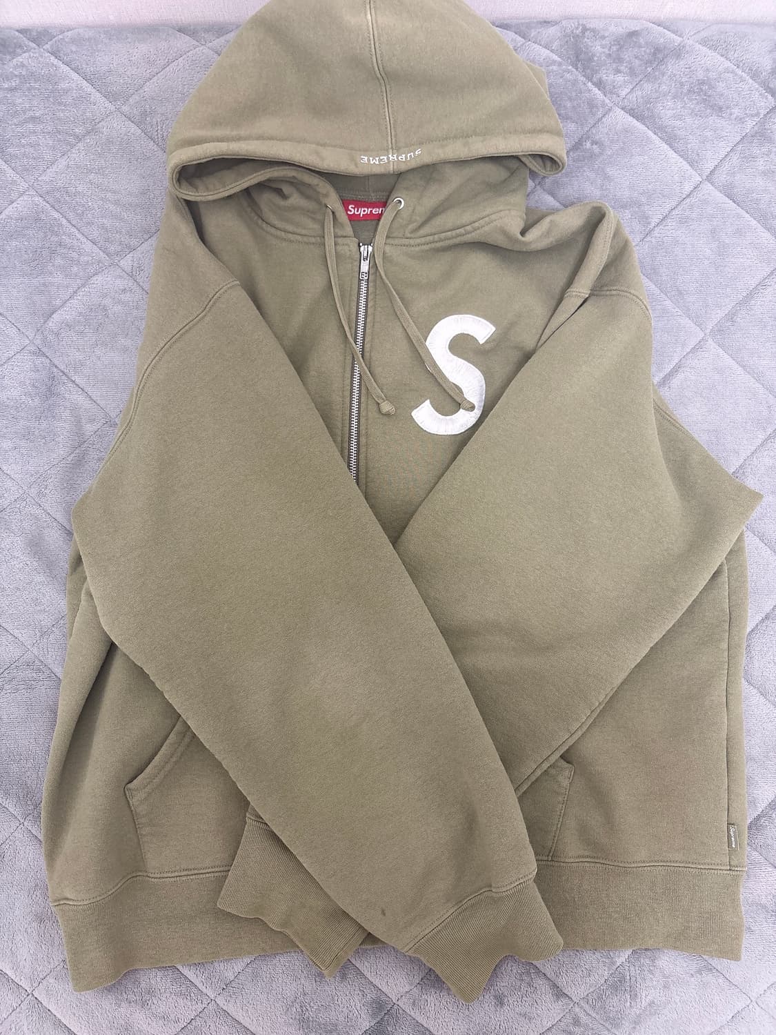 (L) 슈프림 S로고 후드집업 올리브 24FW 상품이미지3