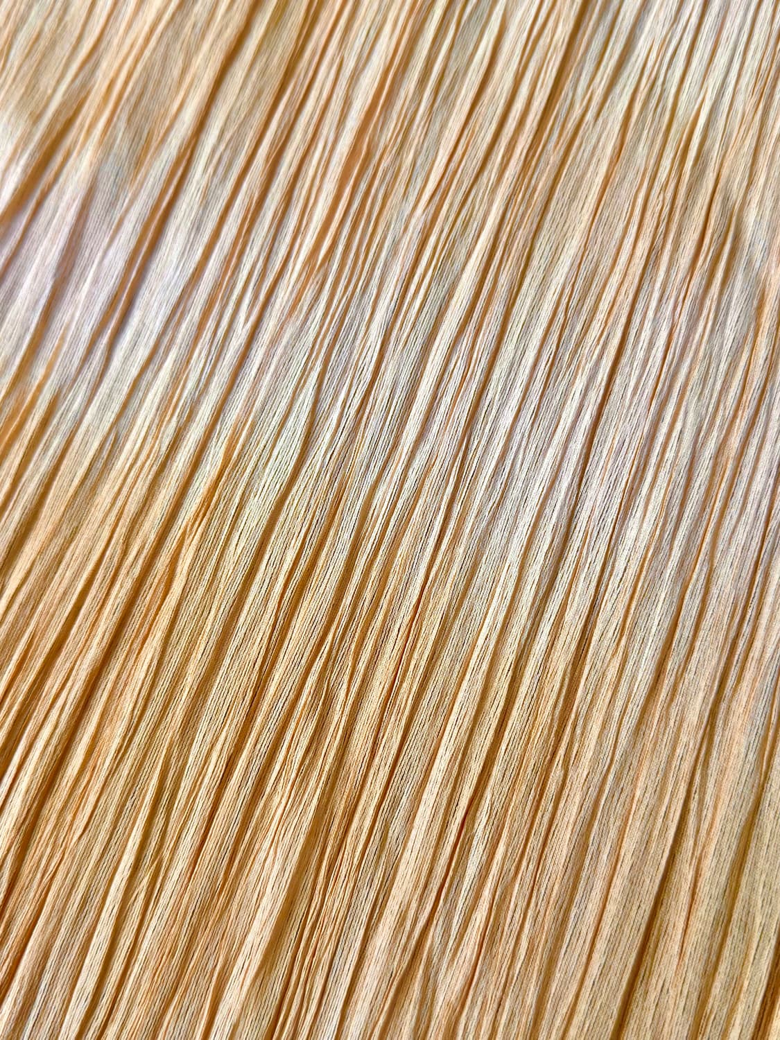 내추럴한 무드, 버석한 질감의 옐로우 플리츠 긴팔 티셔츠 상품이미지2