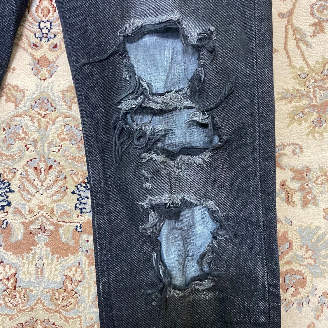 [46] 플레지 디스트레스드 페인팅 스키니진 상품이미지3