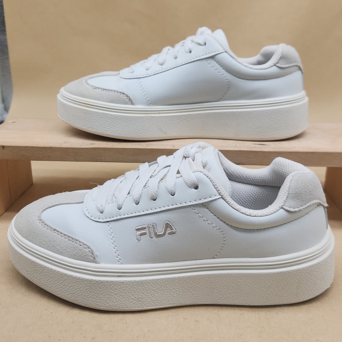 휠라 코트블라스트 여성운동화240 상품이미지1