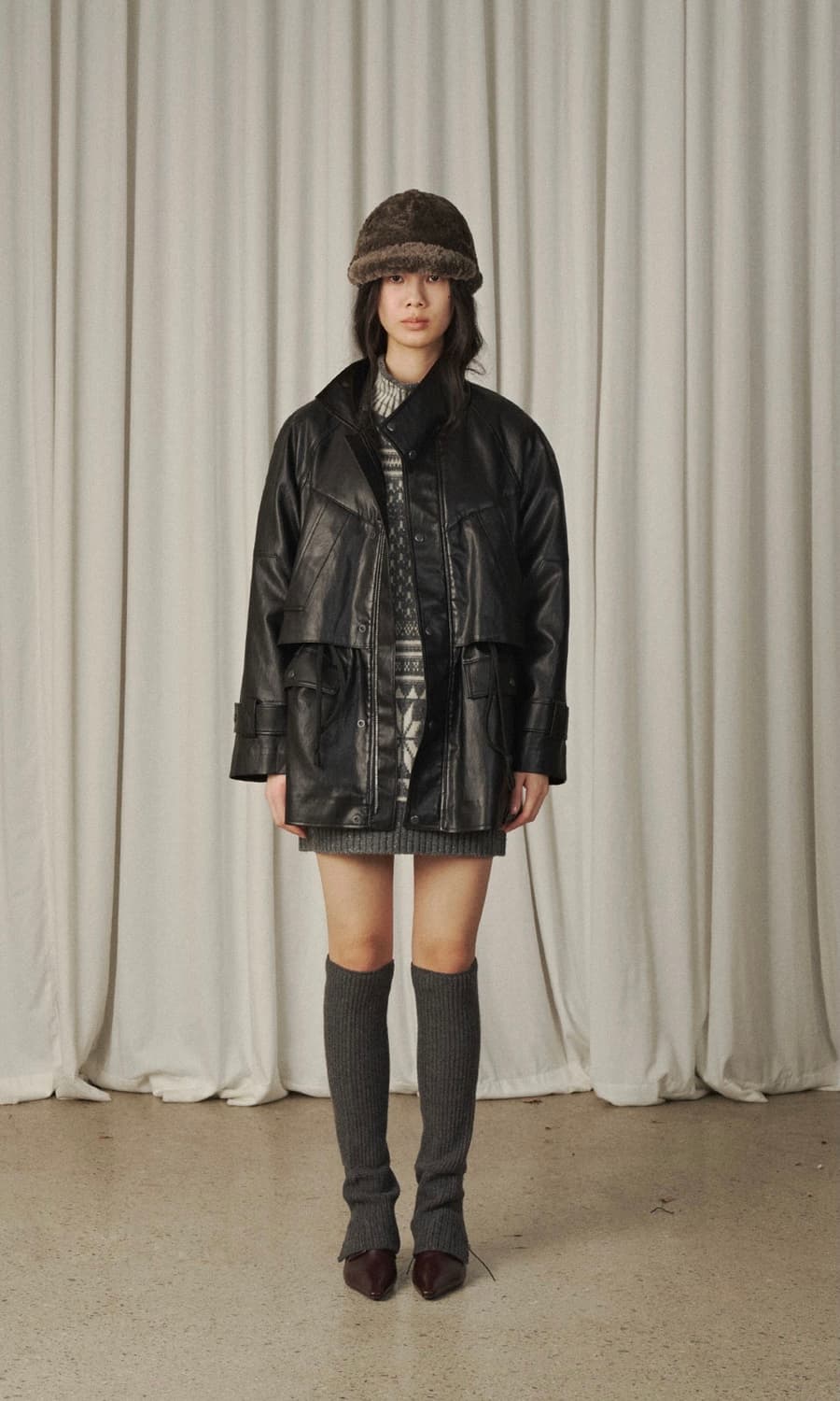 베르소 비건 레더 하이넥 하프 코트 상품이미지1