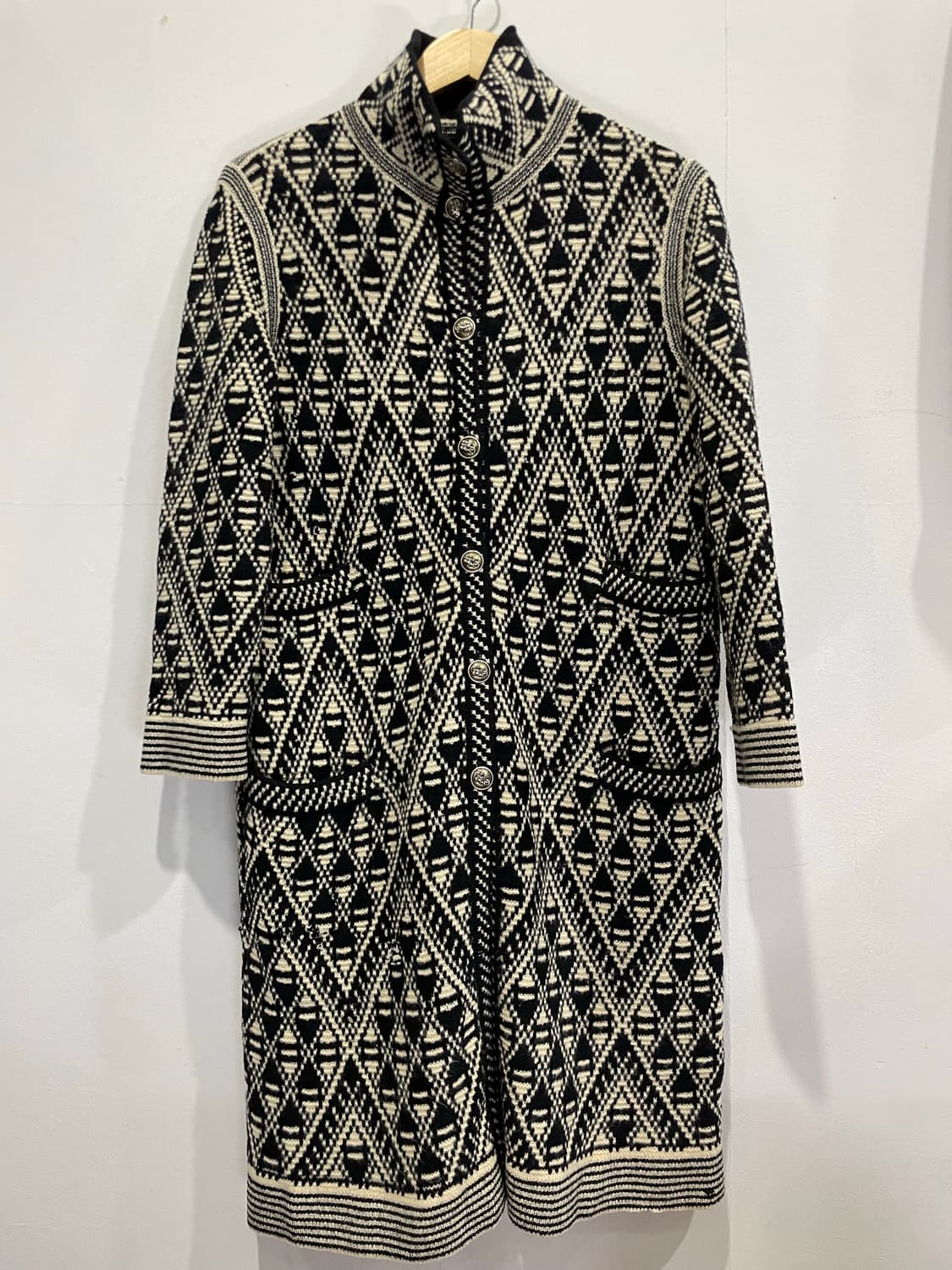 샤넬 블랙&아이보리 패턴 롱 코트 38 정품 상품이미지1