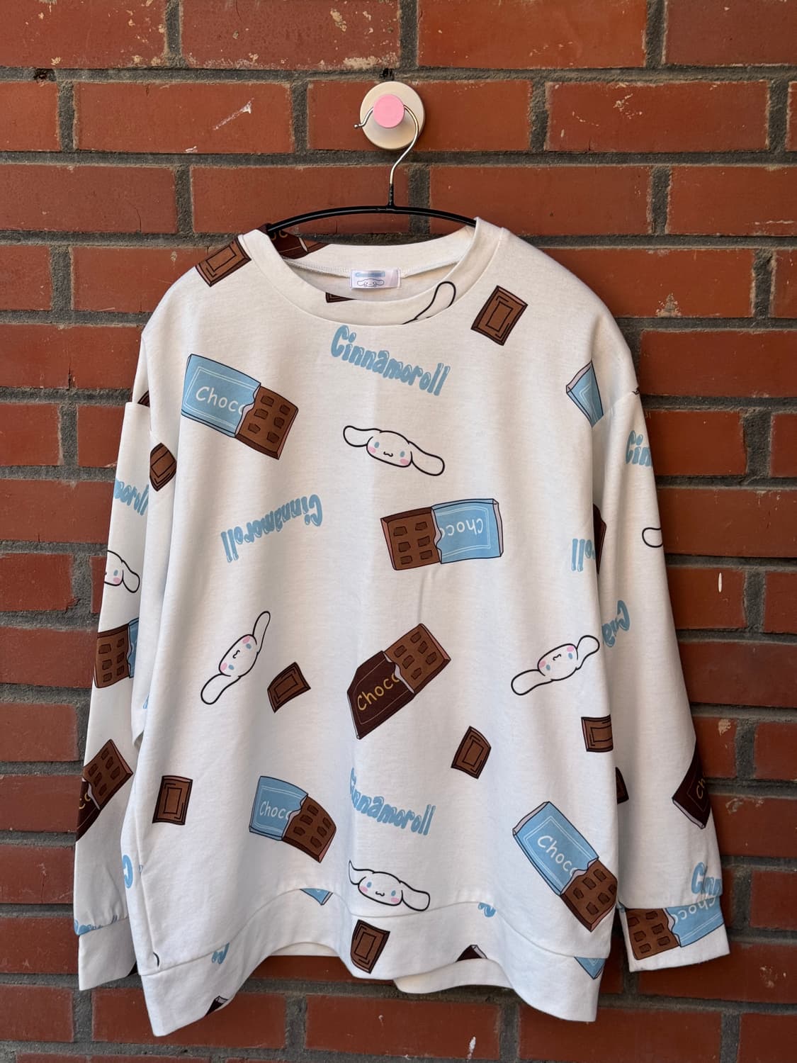 Cinnamoroll 시나모롤 초콜릿 패턴 올오버 맨투맨 상품이미지1