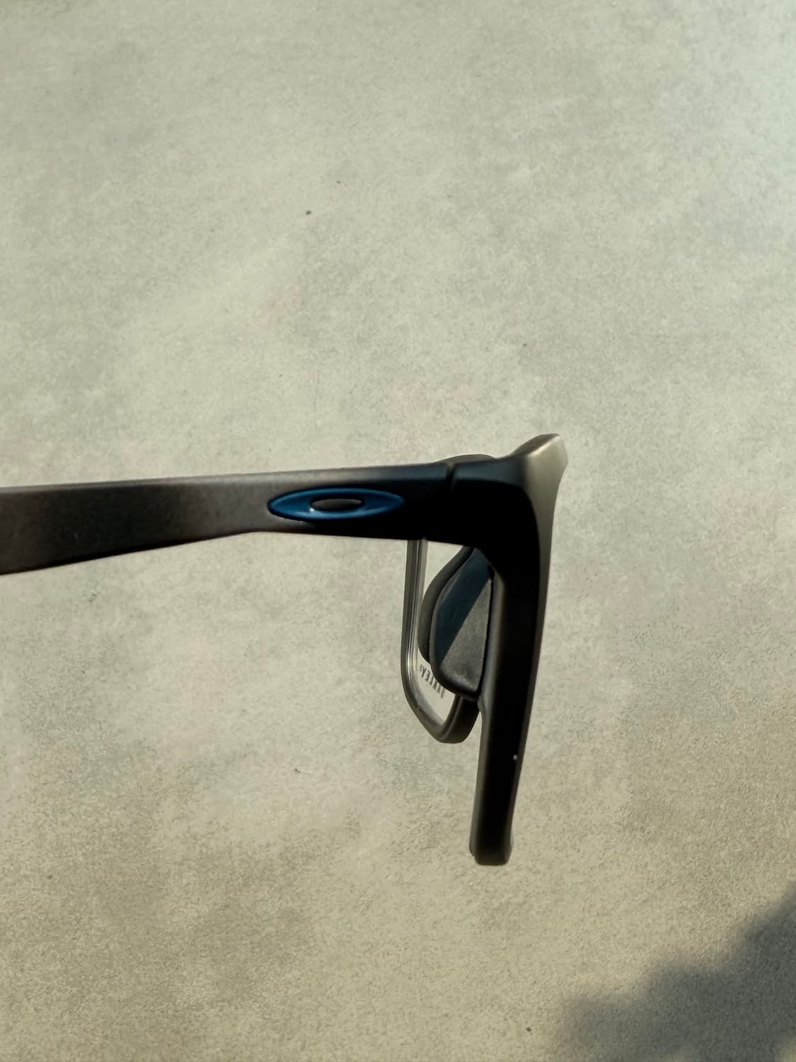 Oakley DISSIPATE 뿔테 안경 상품이미지3