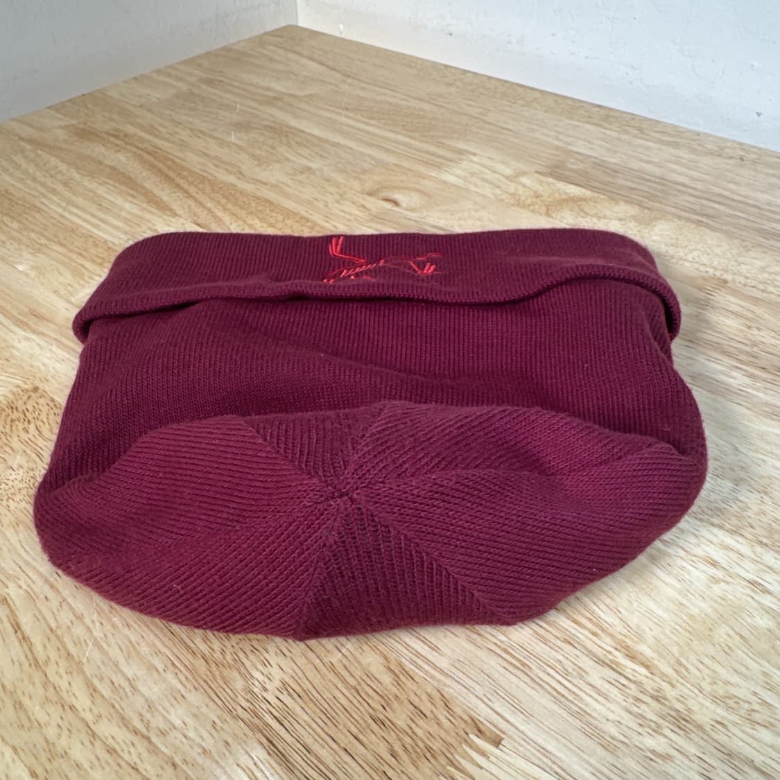 아크테릭스 버드 로고 니트 비니 마룬 상품이미지3