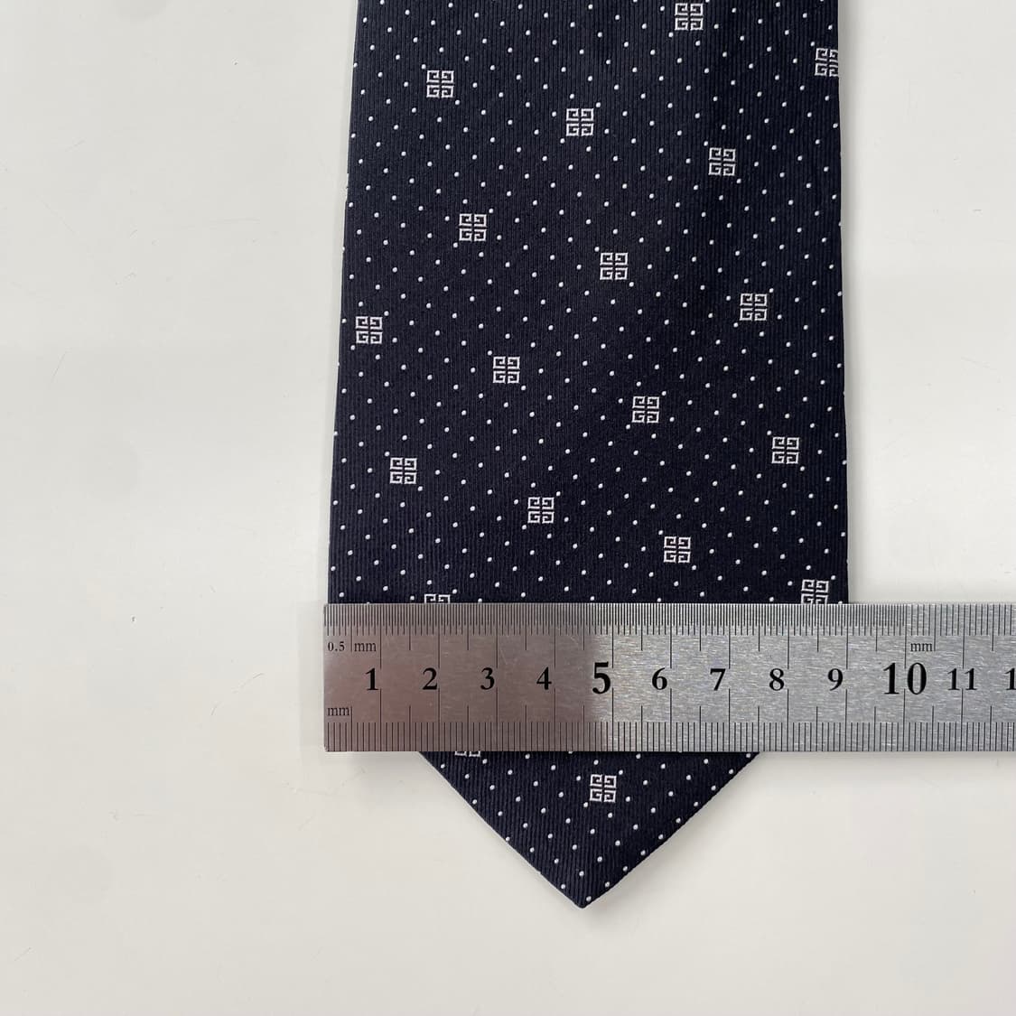 신형라벨 지방시 정품 명품블랙 넥타이 (GIVENCHY)8.7cm 상품이미지8
