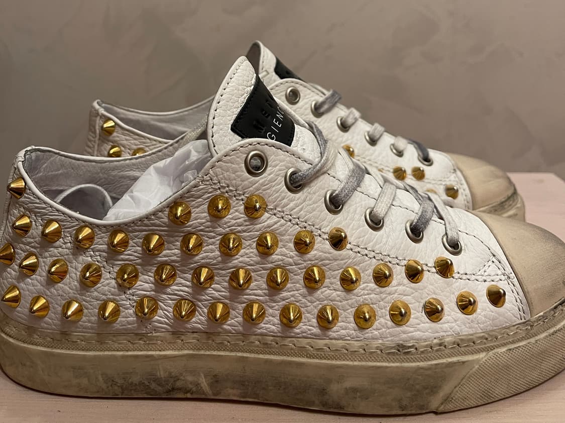 젠치 GIENCHI 메탈 스터드 스니커즈 37/240 상품이미지2