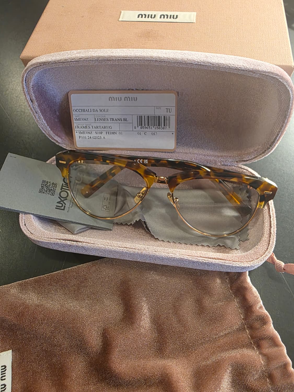 미우미우 뿔테안경 상품이미지1