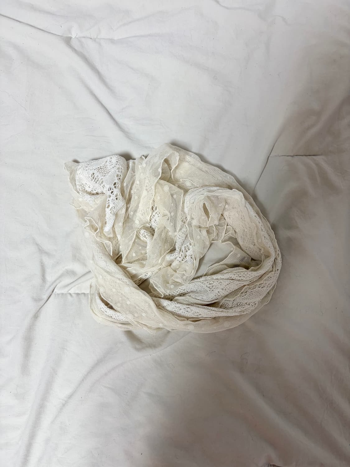 아이보리 도트 레이스 머플러 상품이미지1