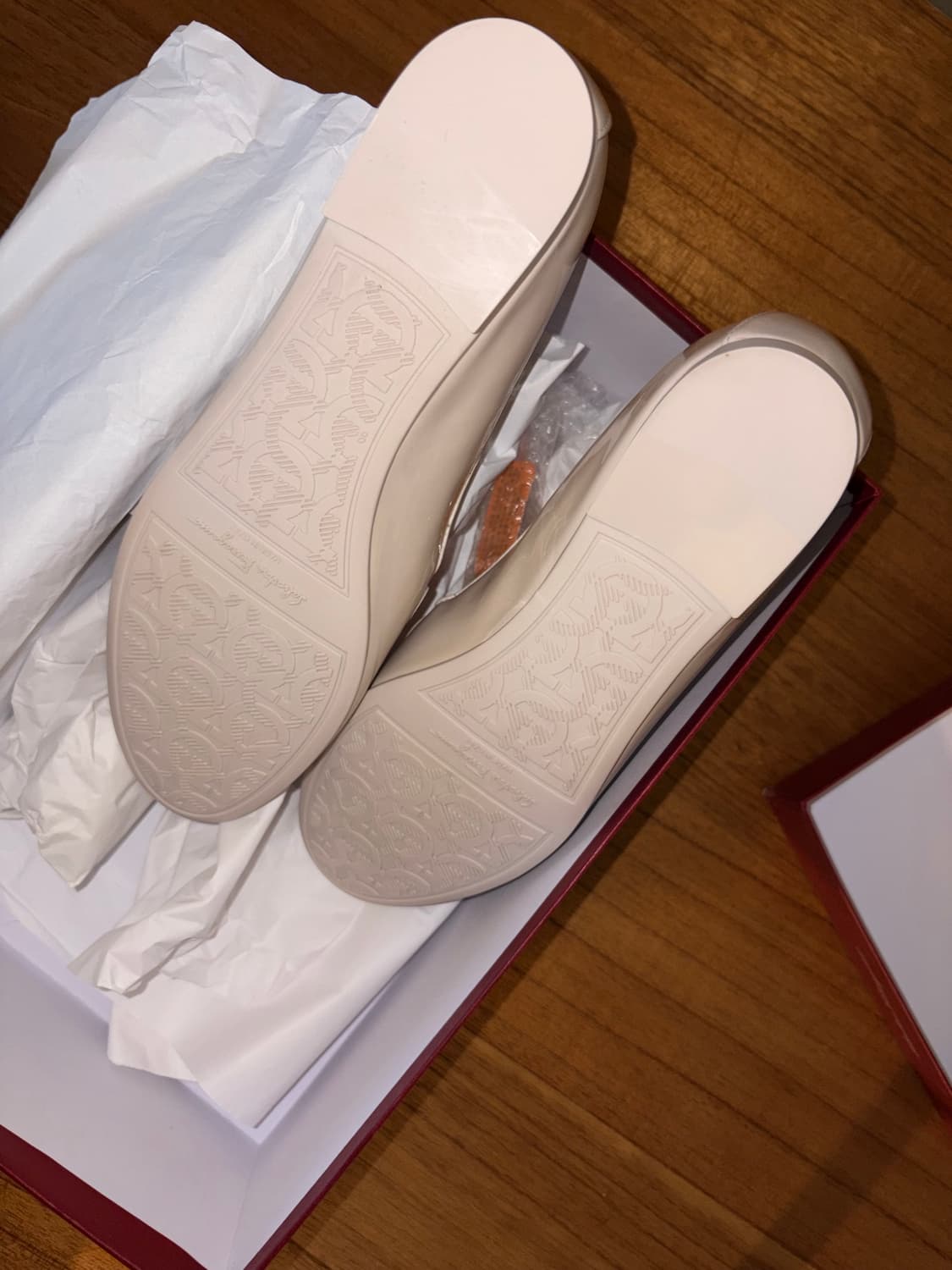 (새상품) 페라가모 간치니 모카신 여성 로퍼 6½  상품이미지3