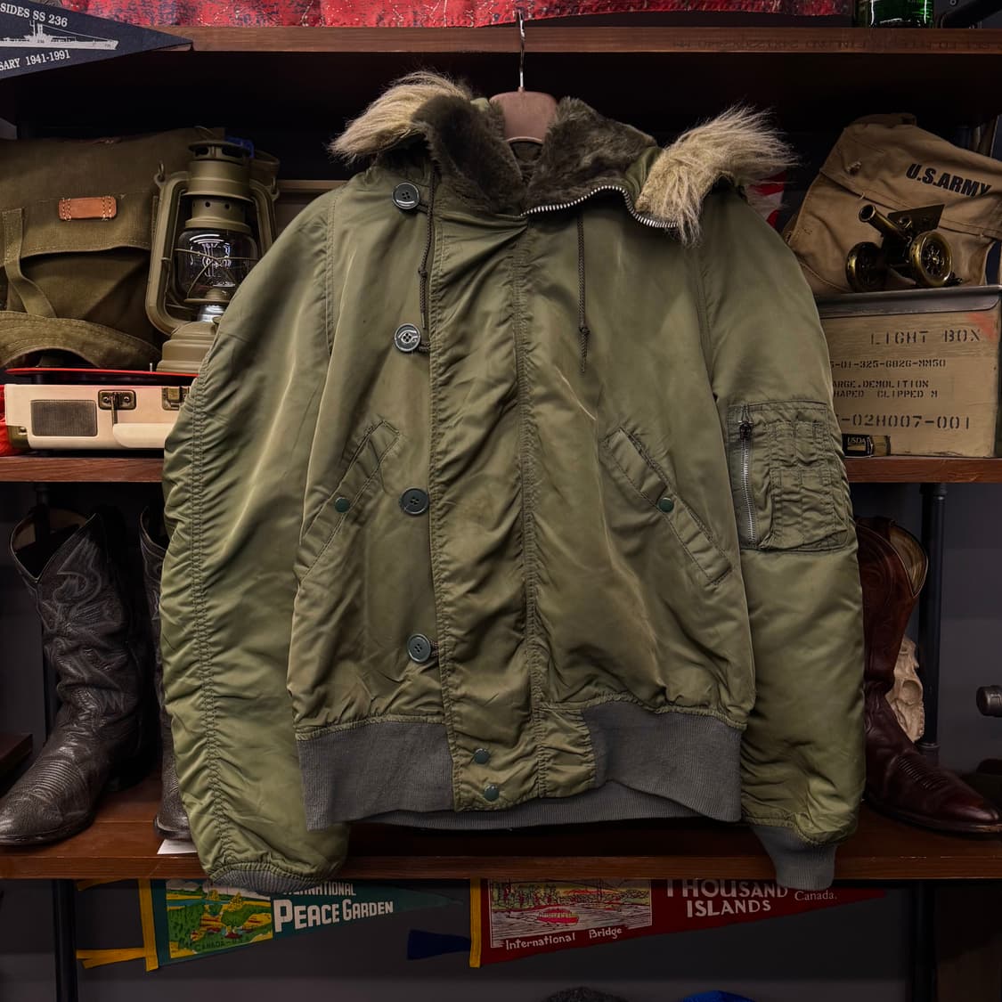 알파 인더스트리 N-2B 패딩 자켓 상품이미지1