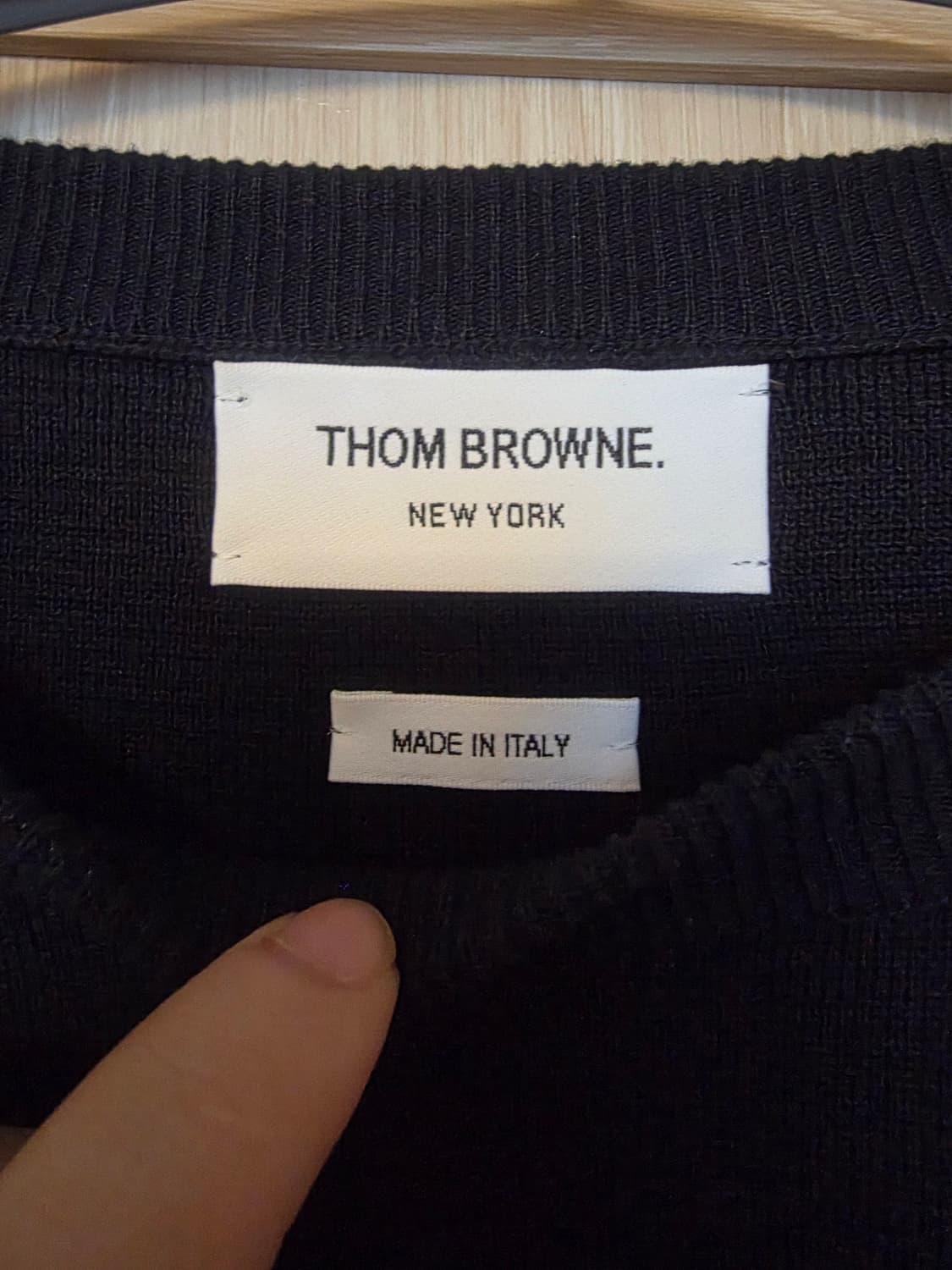 [새상품급/3] 톰브라운 사선완장 밀라노스티치 금장 가디건 3사이즈 상품이미지5