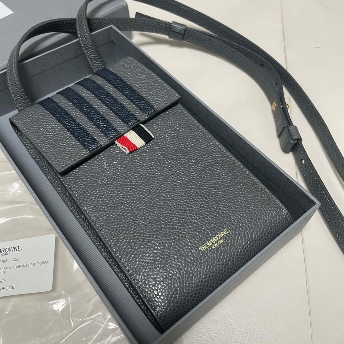 톰브라운 그레이  (정품) 풀박스 크로스백 상품이미지2