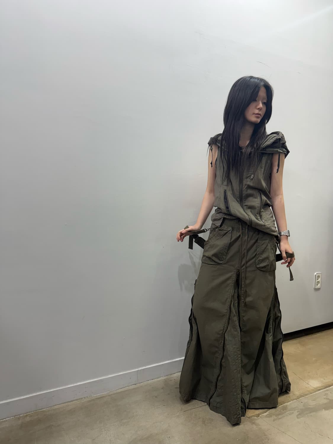 GOA 서스펜더 & 멀티집업 디테일 롱 스커트 상품이미지9