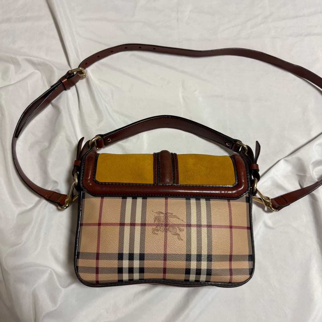 [OS] 버버리 헤이마켓 체크 캔버스 브릭필드 크로스바디백 상품이미지3