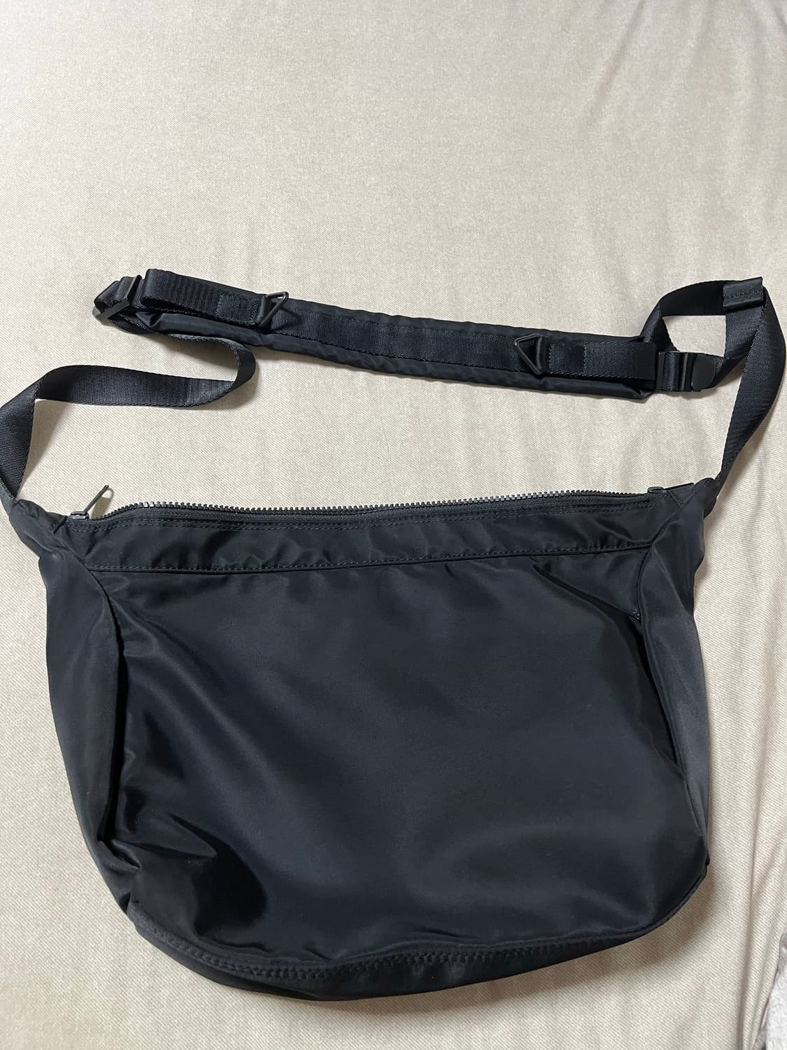 하 아카이브 아크 블랙 스몰 메신저백 상품이미지1