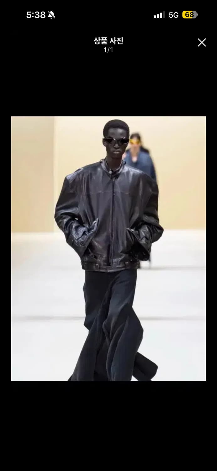 발렌시아가 디컨스트럭티드 레더 자켓 4 상품이미지2