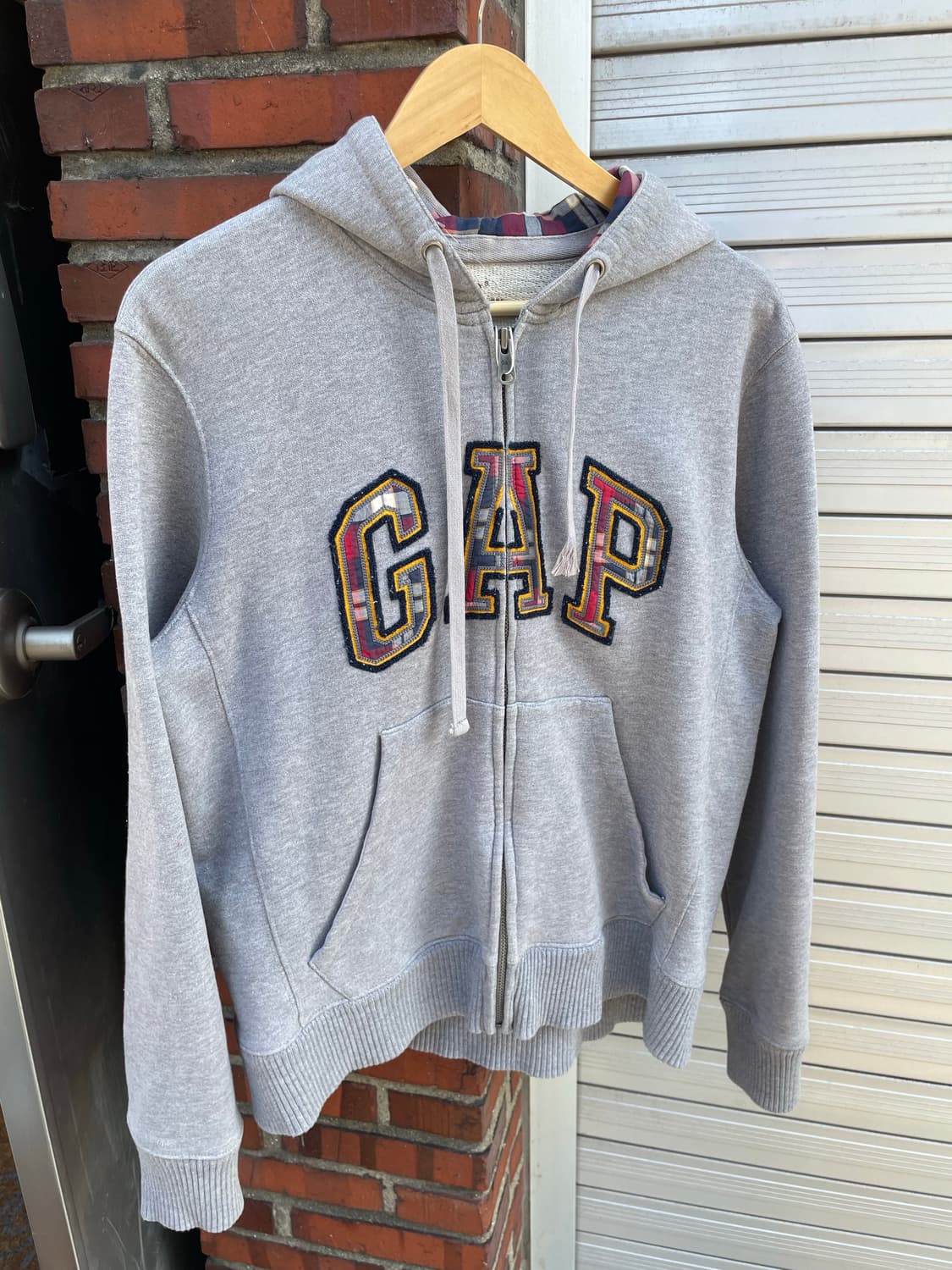 GAP 체크로고 그레이 후디 상품이미지3