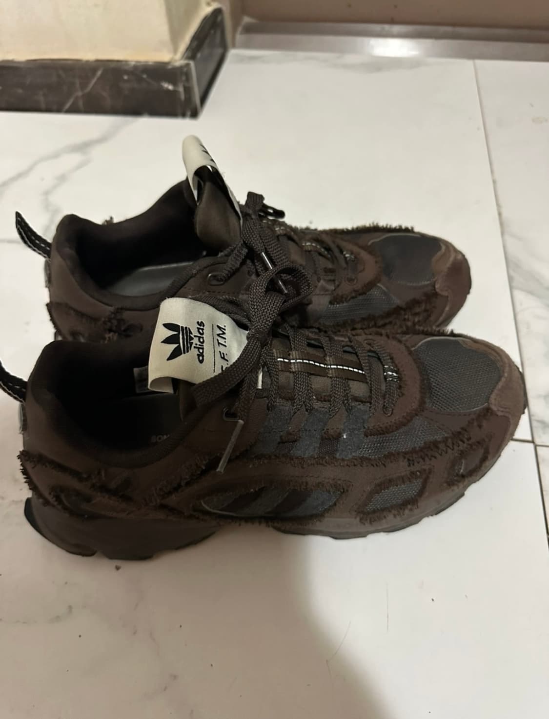 아디다스 송포더뮤트 쉐도우터프 270 상품이미지2