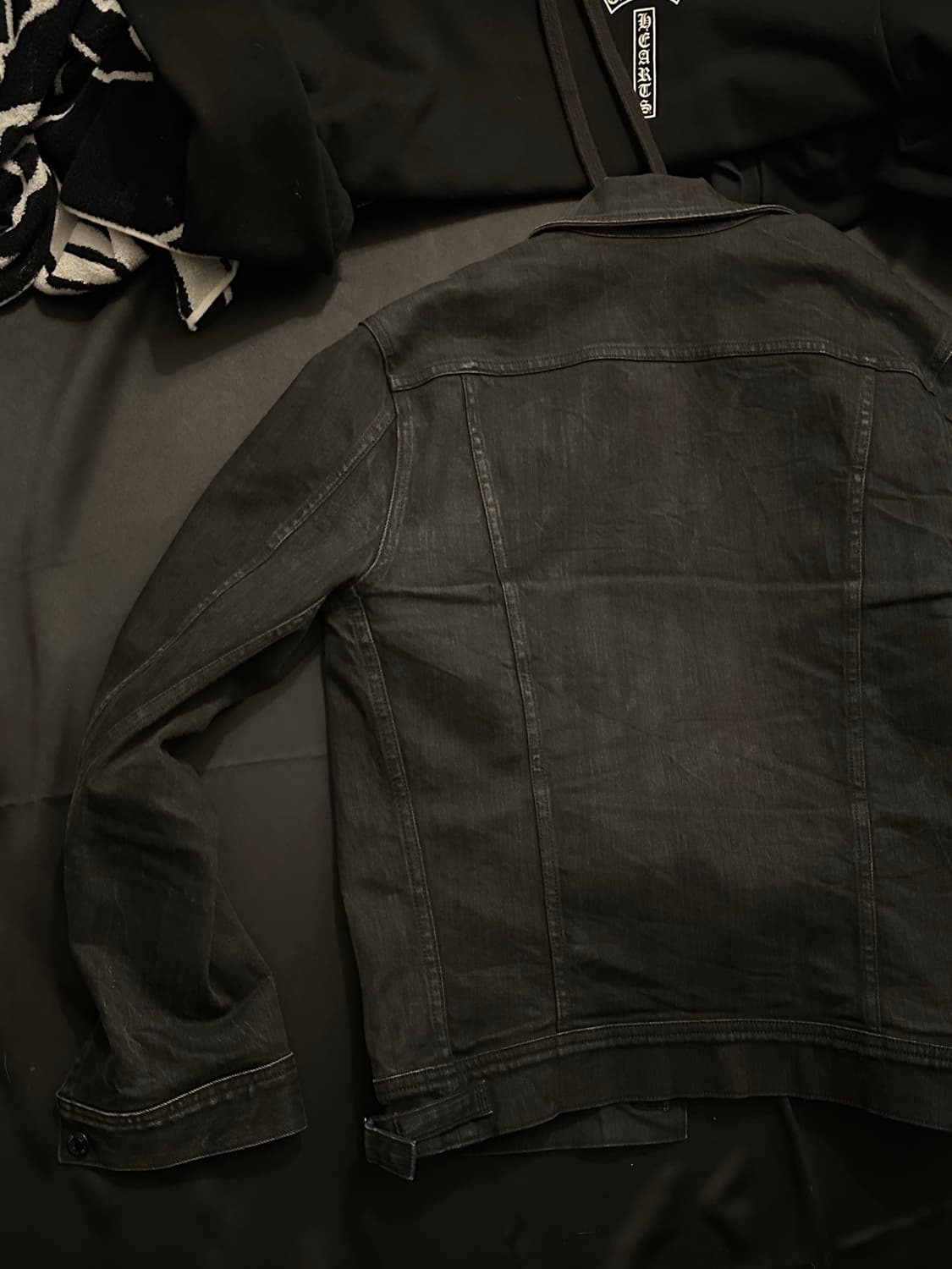 톰포드 데님 트러커 자켓 레더 택 상품이미지5