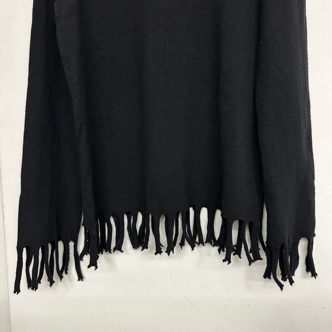 꼼데가르송 블랙 프린지 니트 상품이미지5
