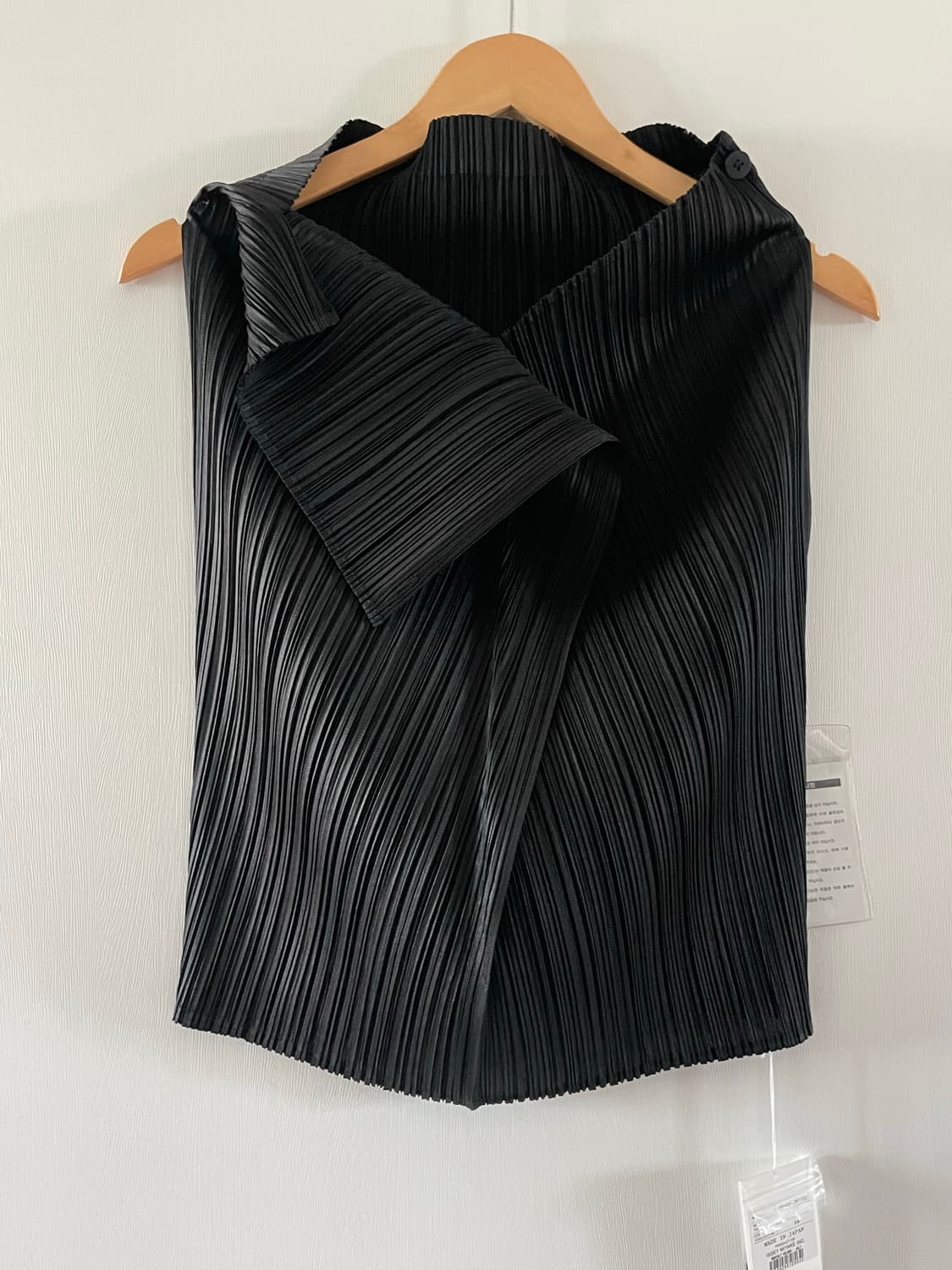 플리츠플리즈 7월 먼슬리 탑 블랙 상품이미지1