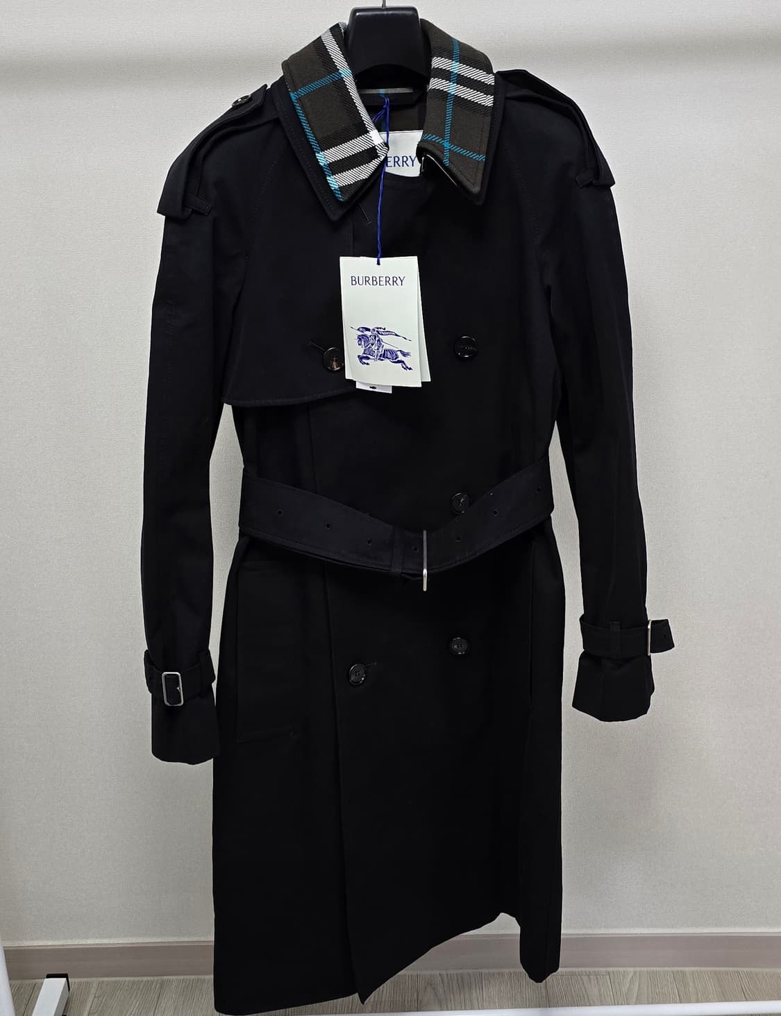 24fw 버버리 여성 체크 카라 트렌치 코트 36사이즈 판매 상품이미지1