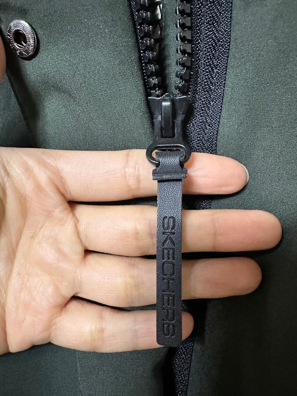 여성용 스케쳐스 롱 구스다운 너구리퍼 모자 롱 패딩 A급 +착샷 있음 상품이미지7