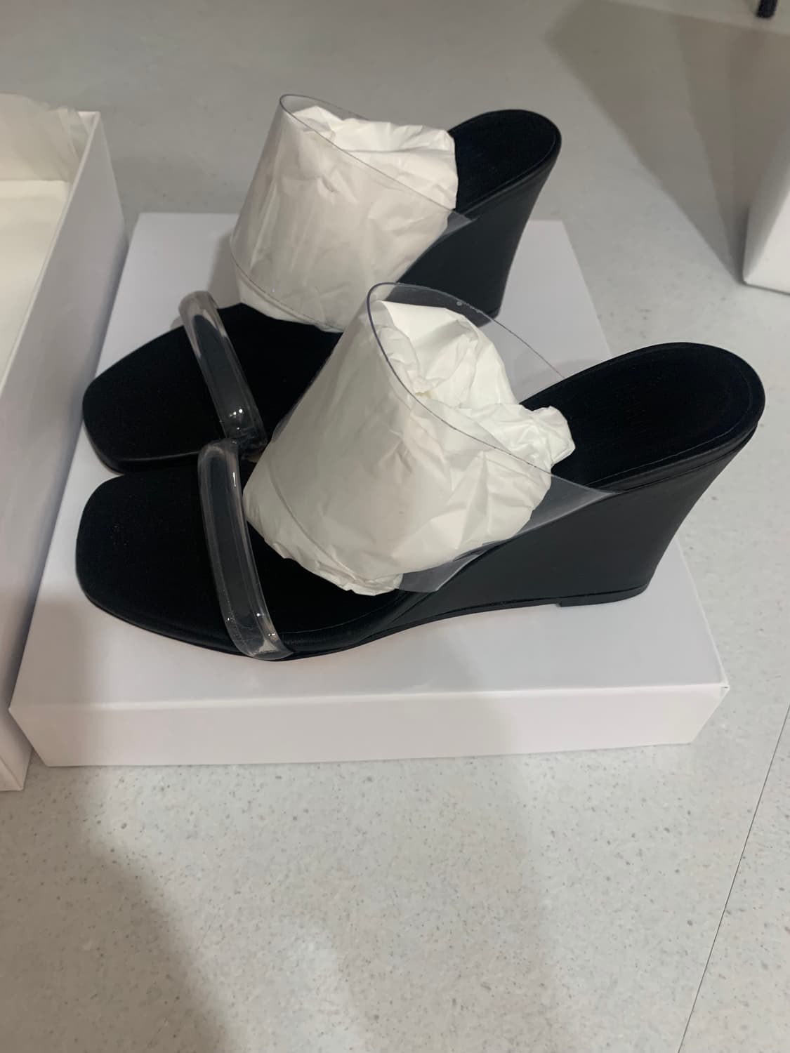 마리암나사르자데 샌들 36.5새상품 상품이미지4