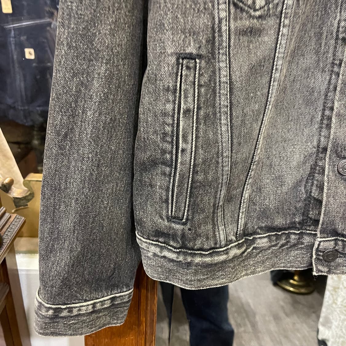 Levi's black trucker jacket 상품이미지3