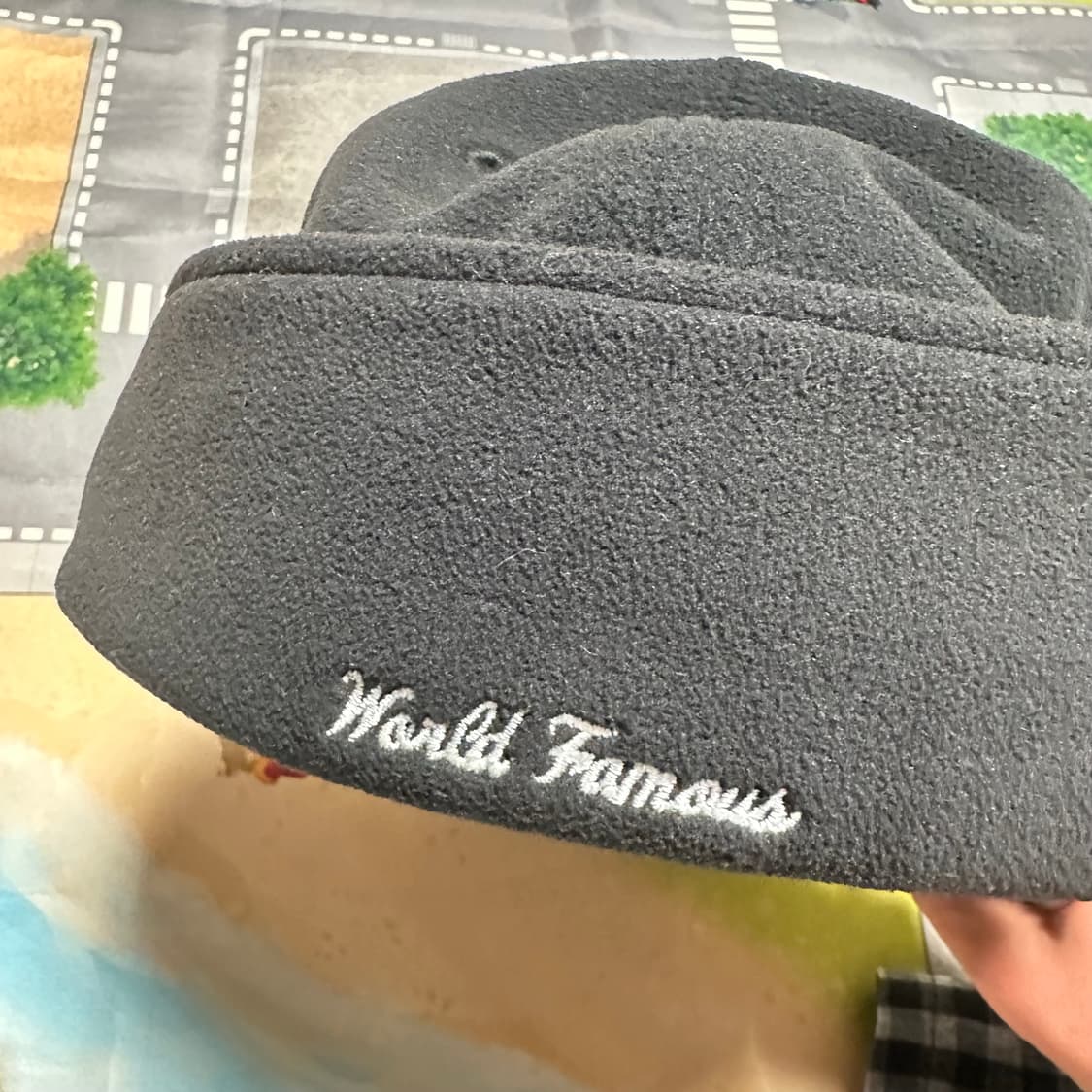 슈프림 폴라텍 이어플랩 뉴에라 블랙 7 1/4 상품이미지4