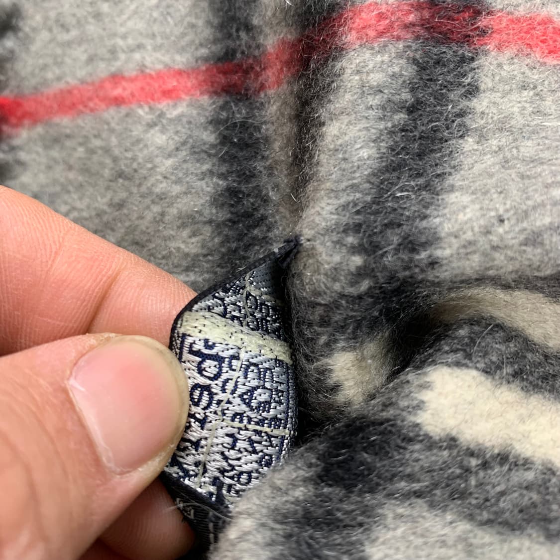 정품 버버리 그레이 노바체크 캐시미어 머플러  상품이미지4