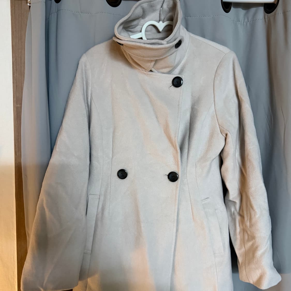 하이넥 투버튼 화이트 롱코트 울코트 상품이미지3