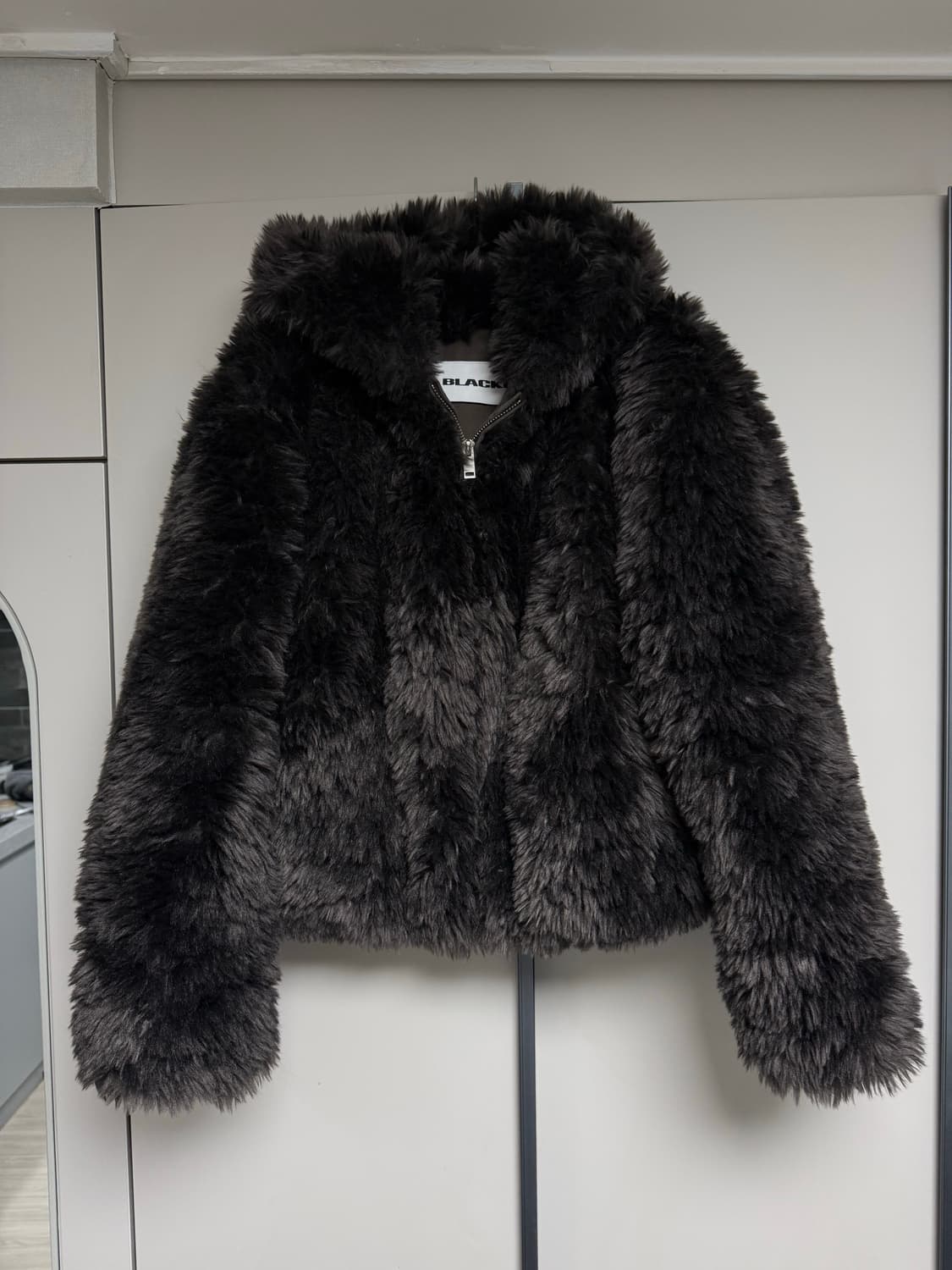 블랙업 모니첼 퍼 후드집업 브라운 (한번착용) 상품이미지5