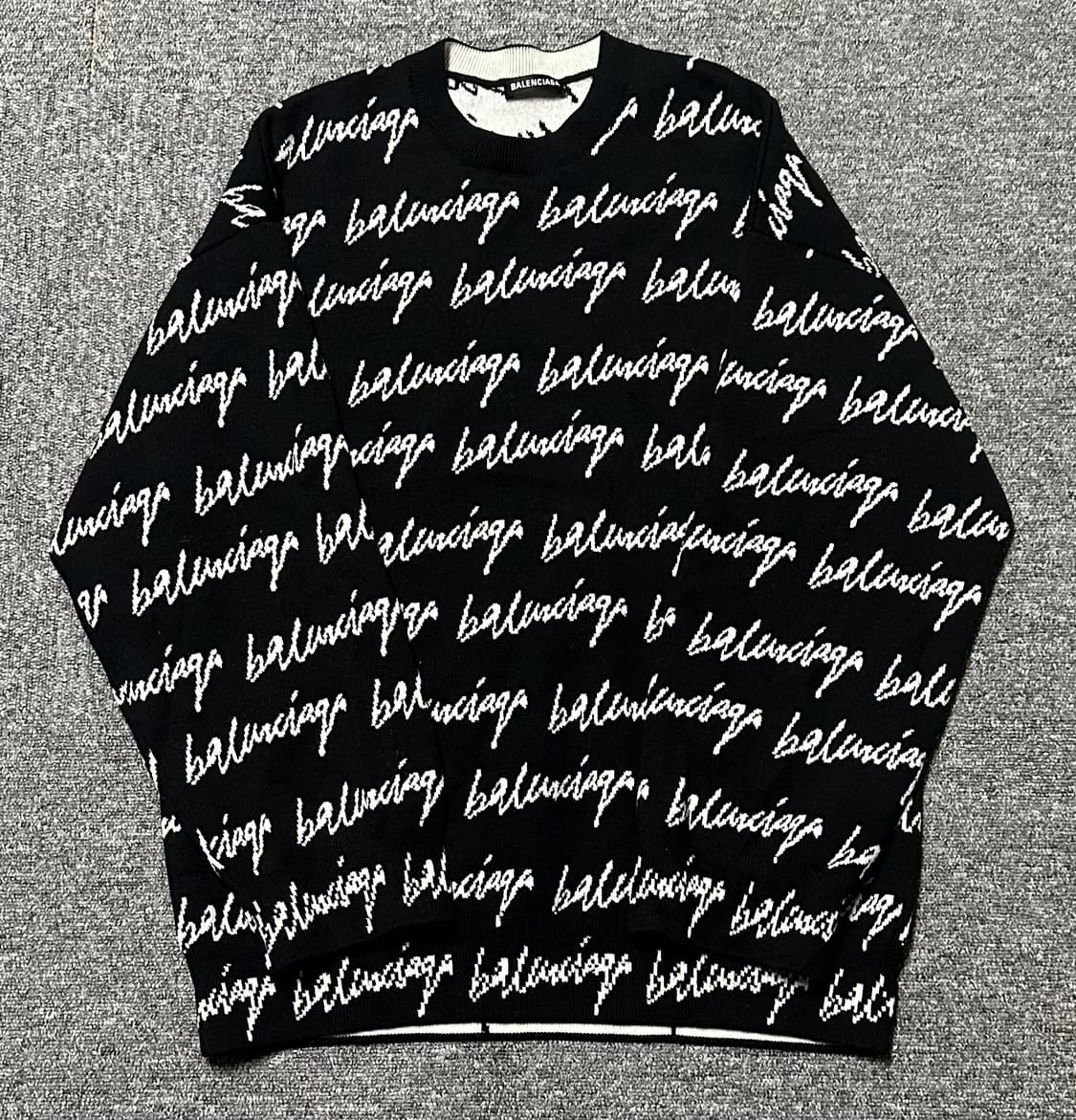 발렌시아가 니트  상품이미지1