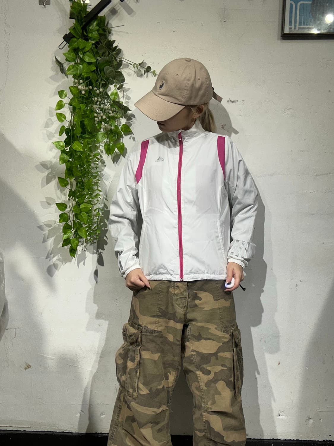 아디다스 화이트 핑크 바람막이 자켓 S 상품이미지2