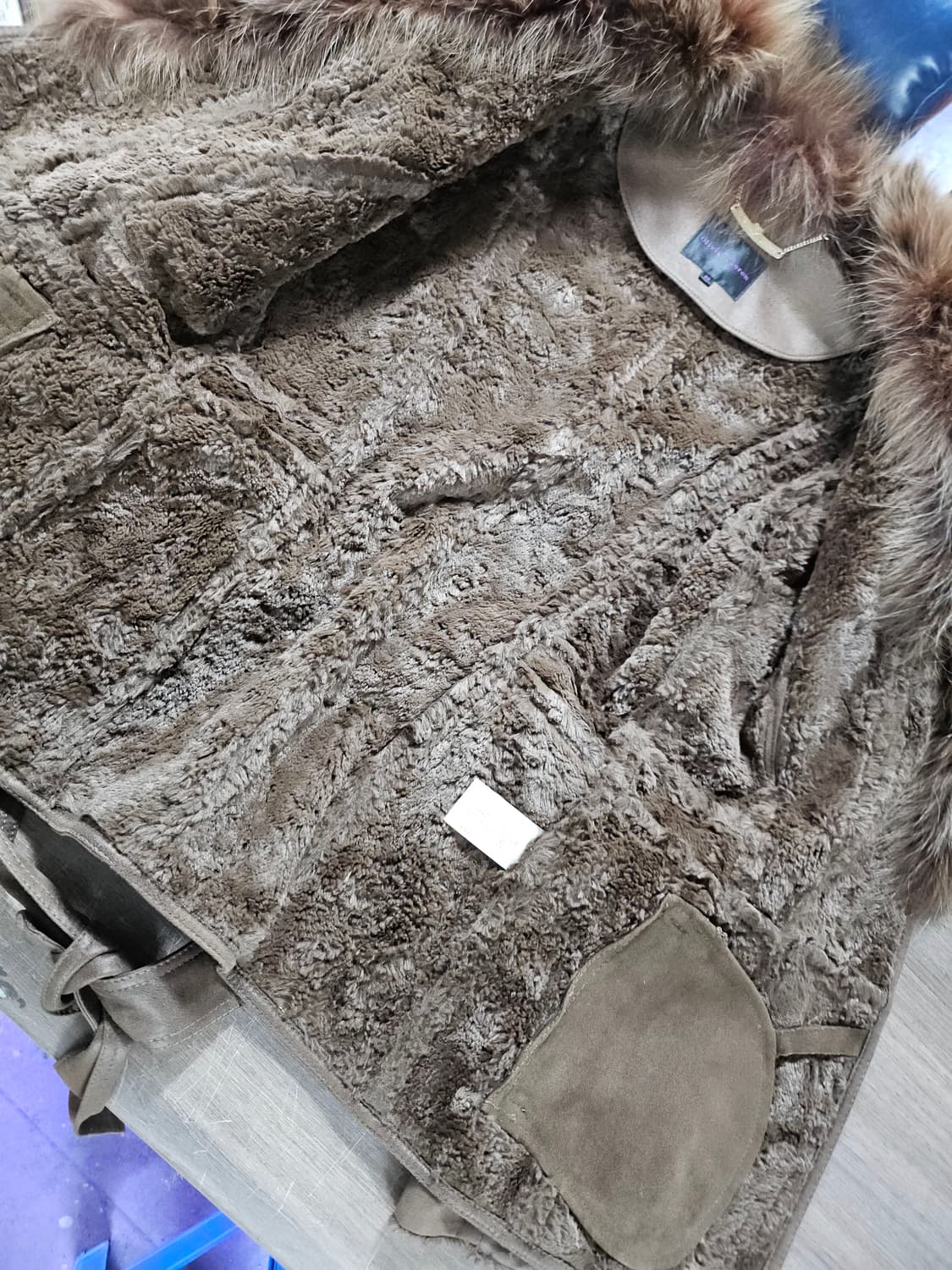 올리비아로렌 폭스퍼 카라 스웨이드 벨트 자켓  95 상품이미지6