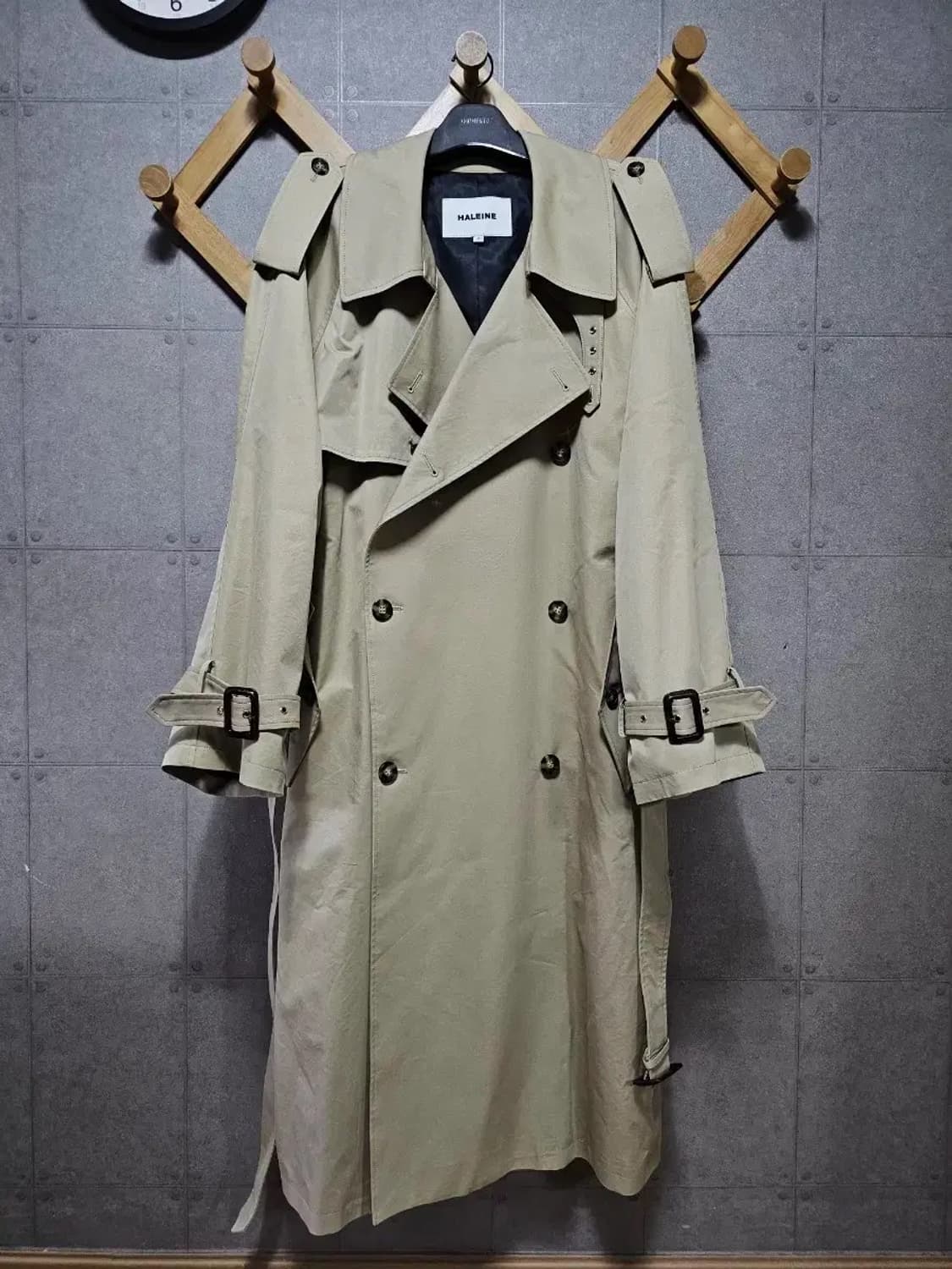 알렌느 베이지컬러 오버핏 트렌치코트 상품이미지2