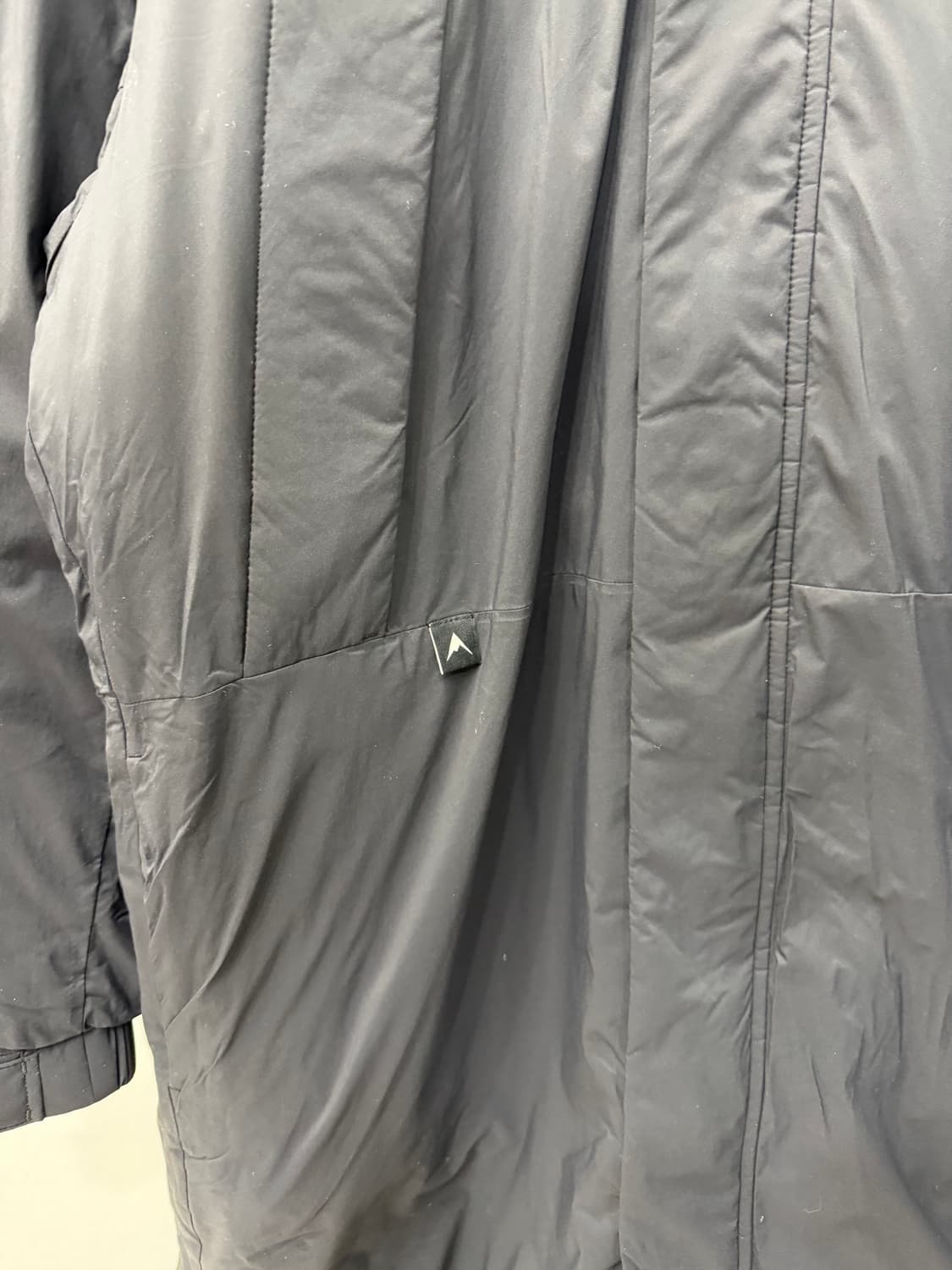 정품) 네파 남성 블랙 오버사이즈 구스패딩 XL 상품이미지3