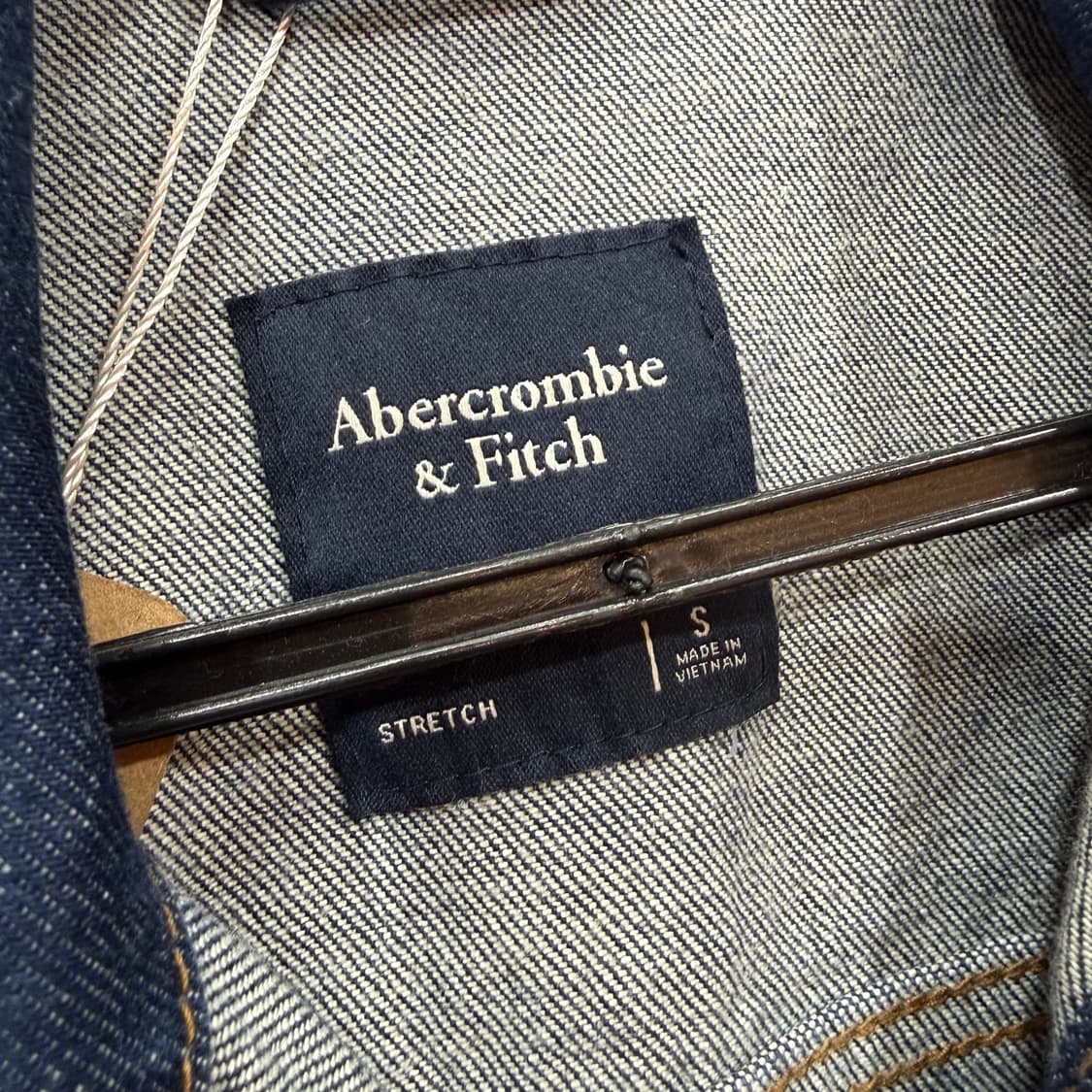 Abercrombie Classic Denim Jacket 상품이미지4