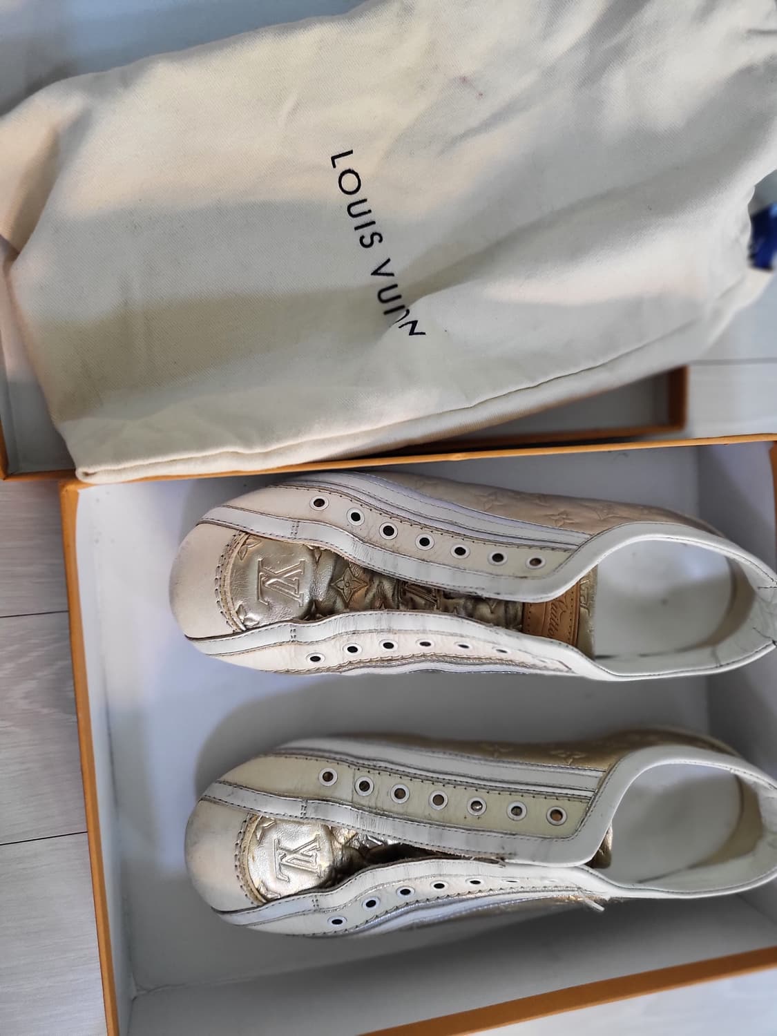 (정품)루이비통 여성 가죽 스니커즈 아이보리/골드 230 상품이미지6