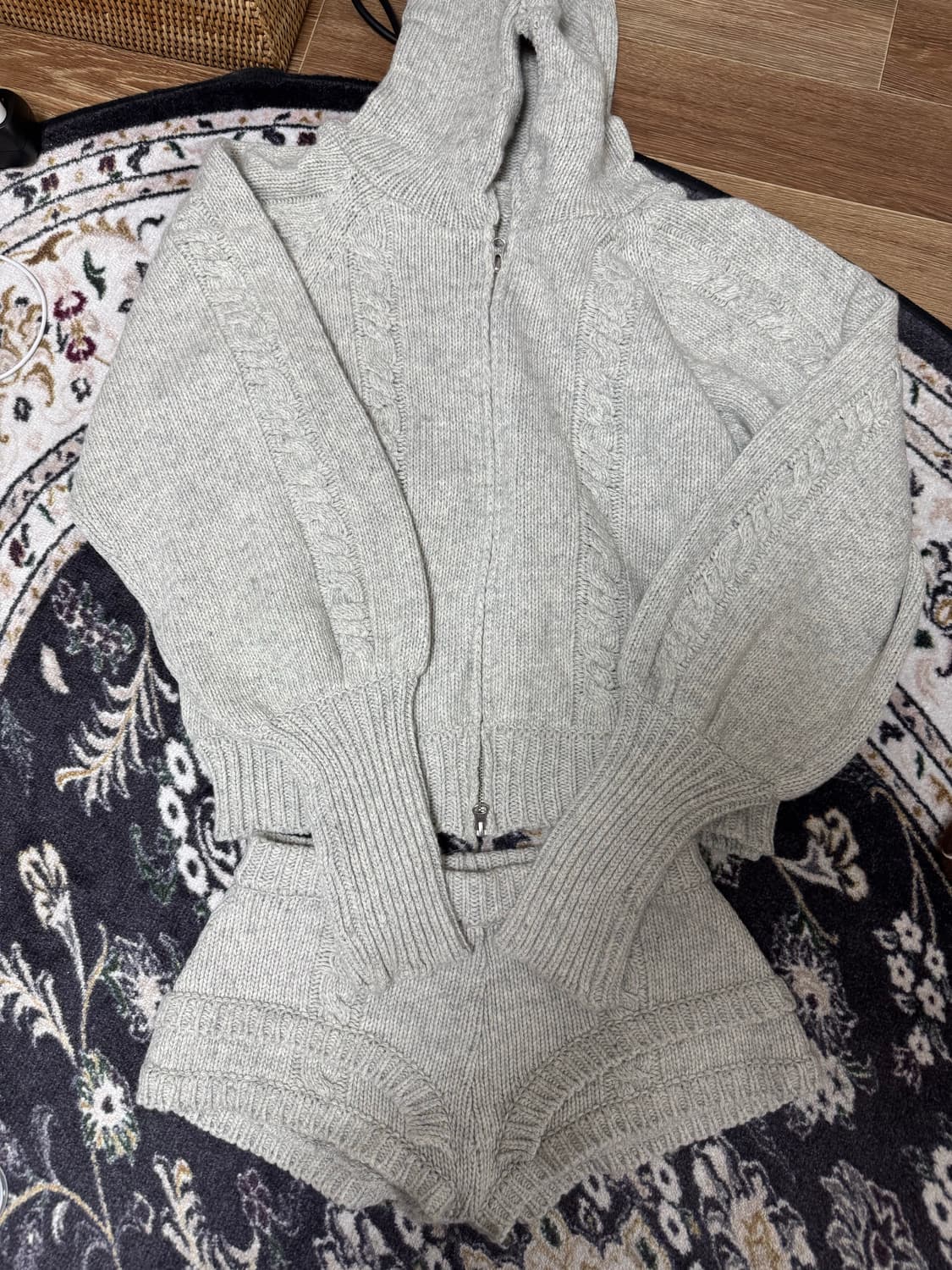 울리카 상투스 니트 셋업( 로프 가디건 + 니트 쇼츠) 상품이미지2