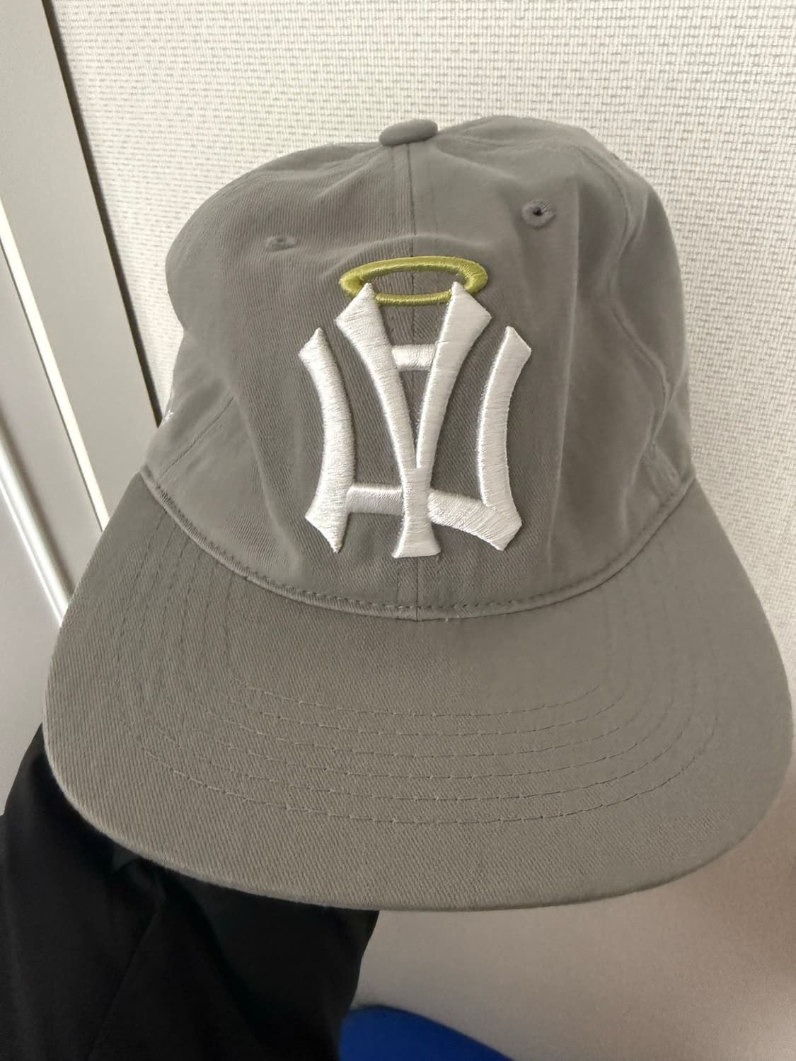 aeae 심볼 엔젤 윙캡 그레이 1사이즈 상품이미지2